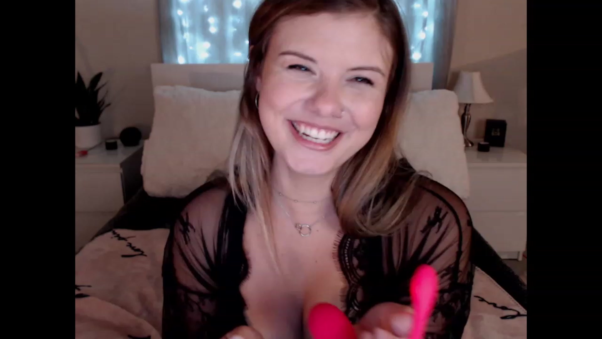 Gallery image thumbnail from Maddz_Jo's myfreecams stream on, 08/20/2023, 06:11 image 10 of 20