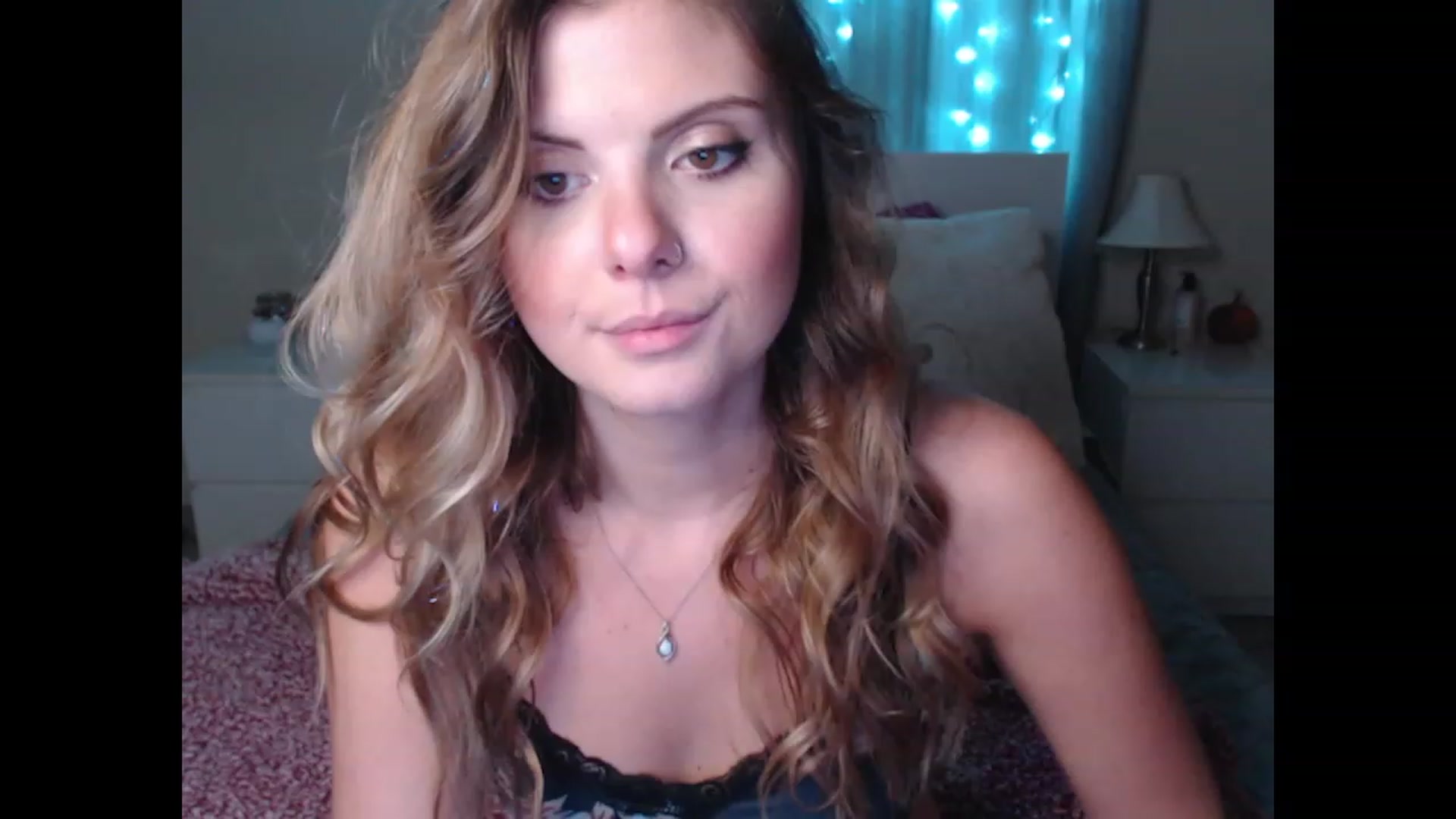 Gallery image thumbnail from Maddz_Jo's myfreecams stream on, 10/19/2023, 06:23 image 10 of 20