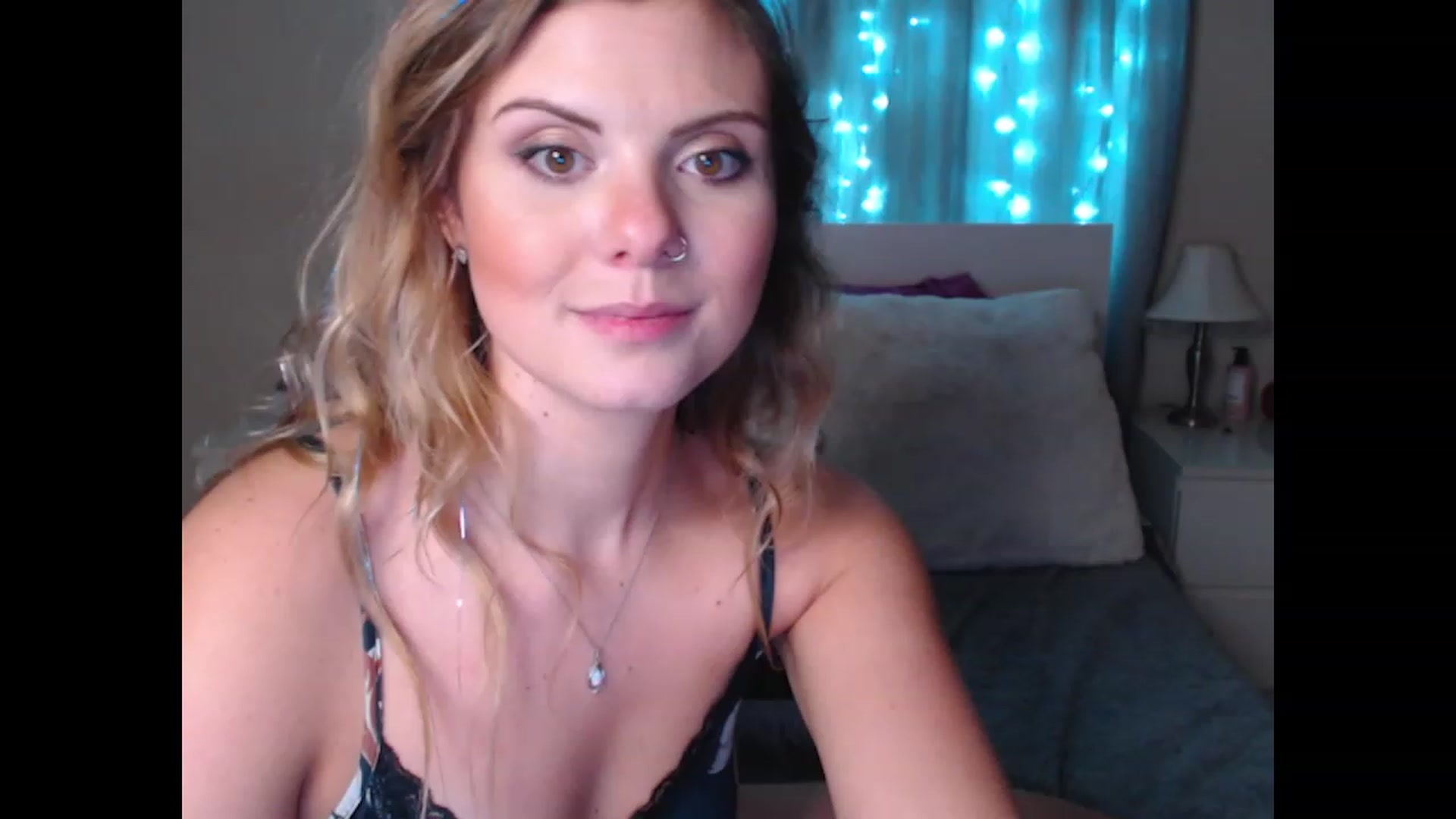 Gallery image thumbnail from Maddz_Jo's myfreecams stream on, 10/19/2023, 06:36 image 9 of 20