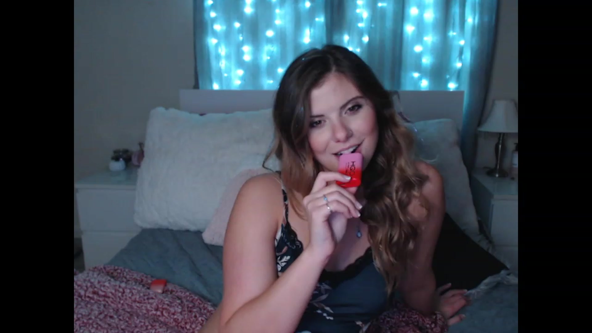Gallery image thumbnail from Maddz_Jo's myfreecams stream on, 10/19/2023, 06:36 image 13 of 20