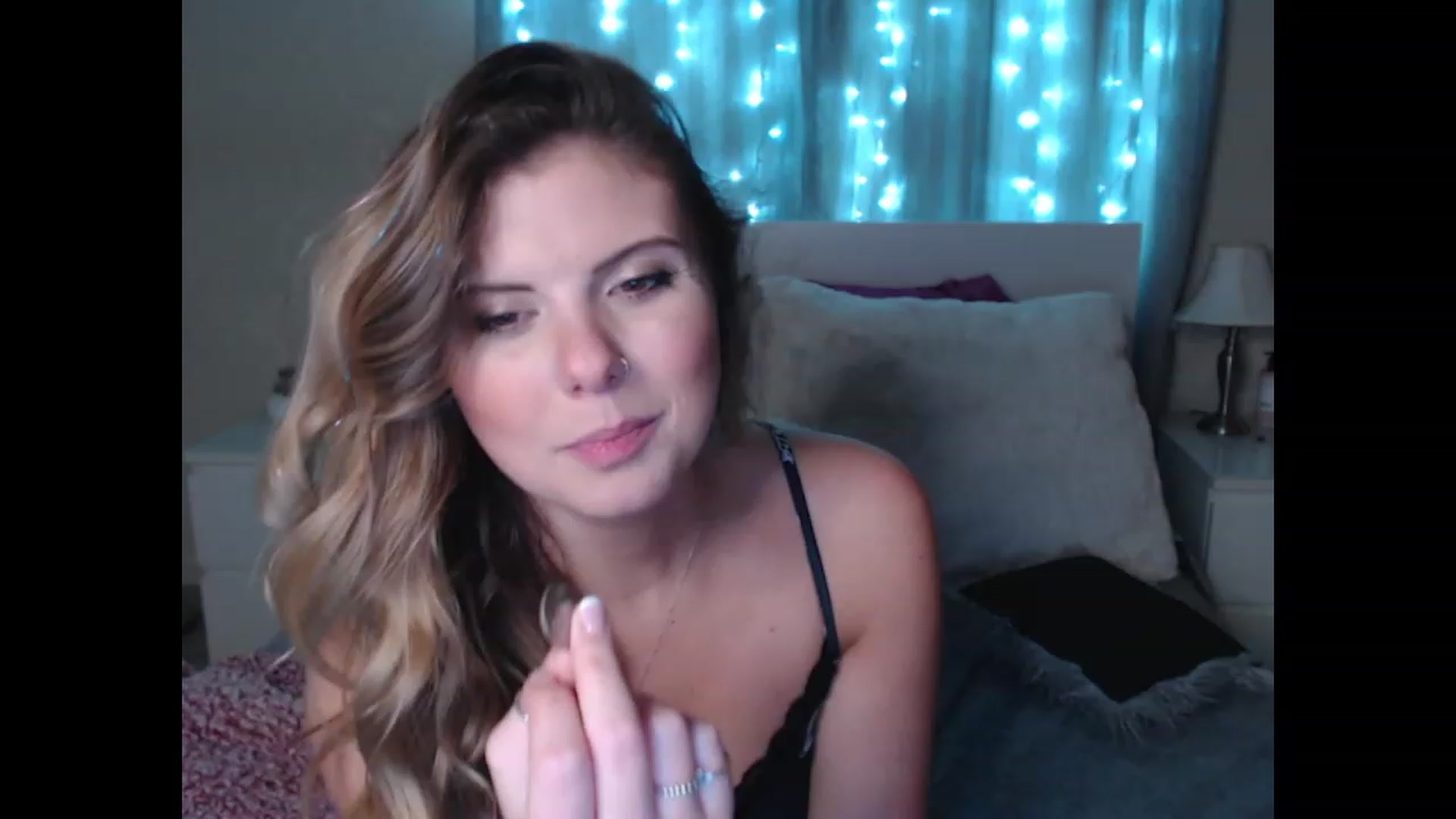 Gallery image thumbnail from Maddz_Jo's myfreecams stream on, 10/19/2023, 06:36 image 16 of 20