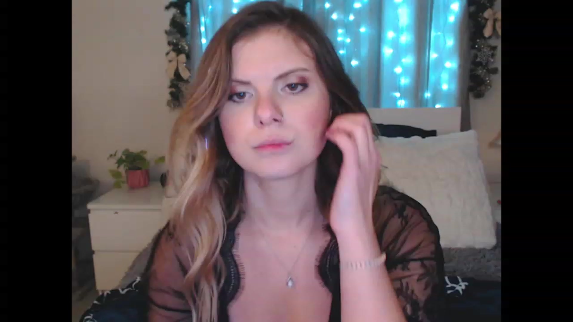 Gallery image thumbnail from Maddz_Jo's myfreecams stream on, 12/03/2023, 08:20 image 11 of 20