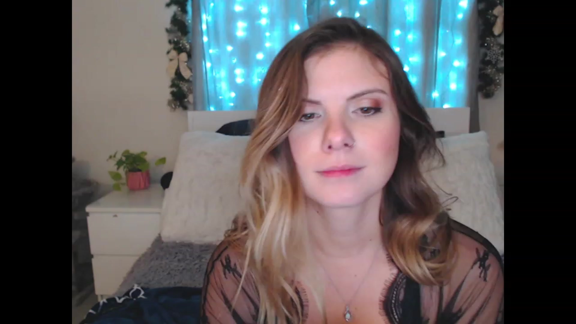 Gallery image thumbnail from Maddz_Jo's myfreecams stream on, 12/03/2023, 08:20 image 12 of 20
