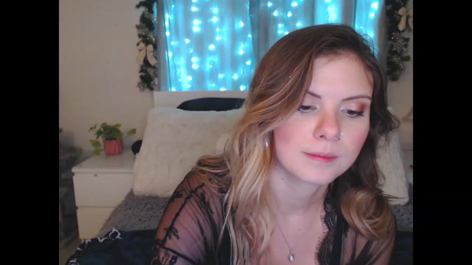 Gallery image thumbnail from Maddz_Jo's myfreecams stream on, 12/03/2023, 08:20 image 10 of 20