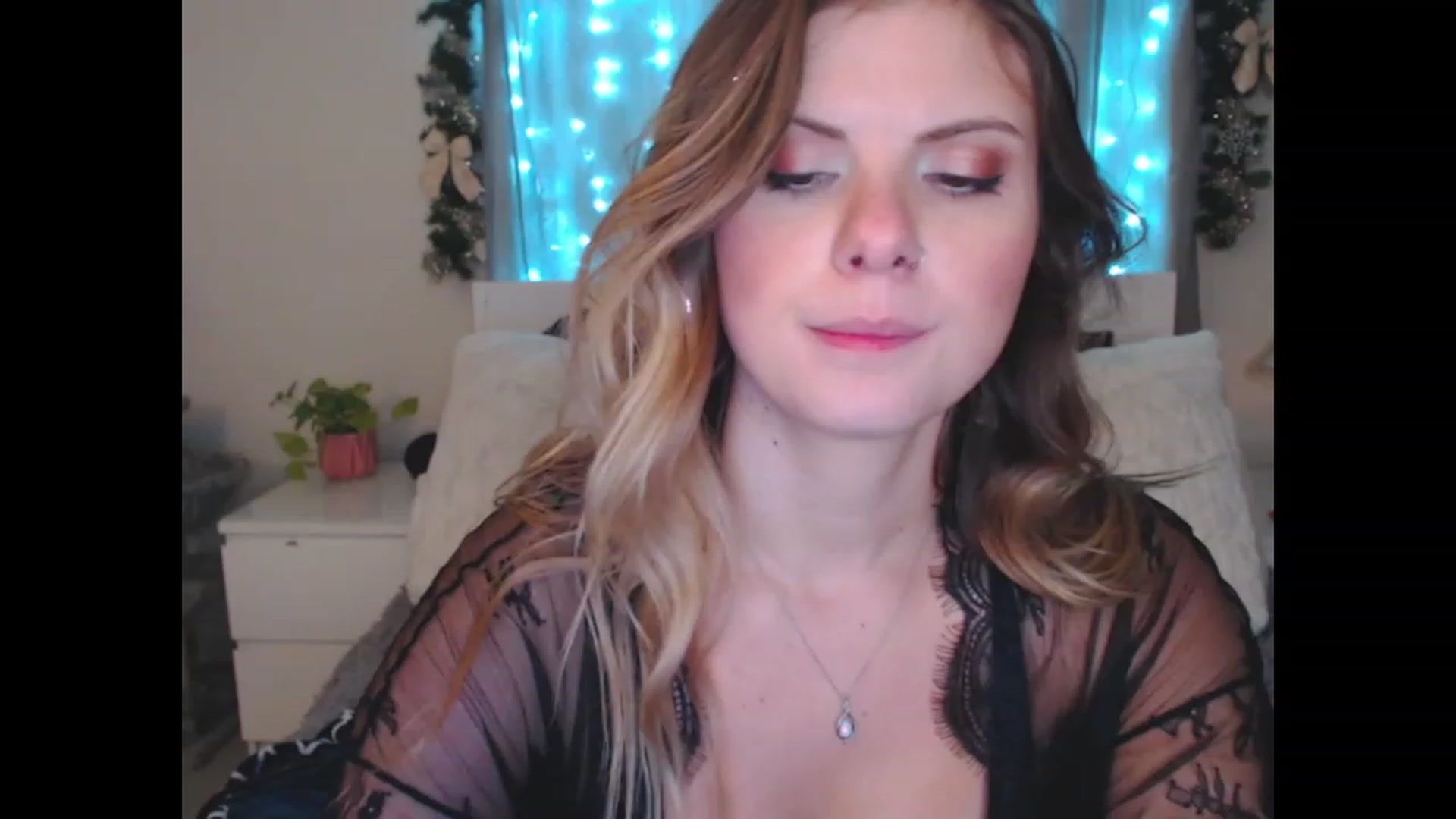 Gallery image thumbnail from Maddz_Jo's myfreecams stream on, 12/03/2023, 08:20 image 7 of 20