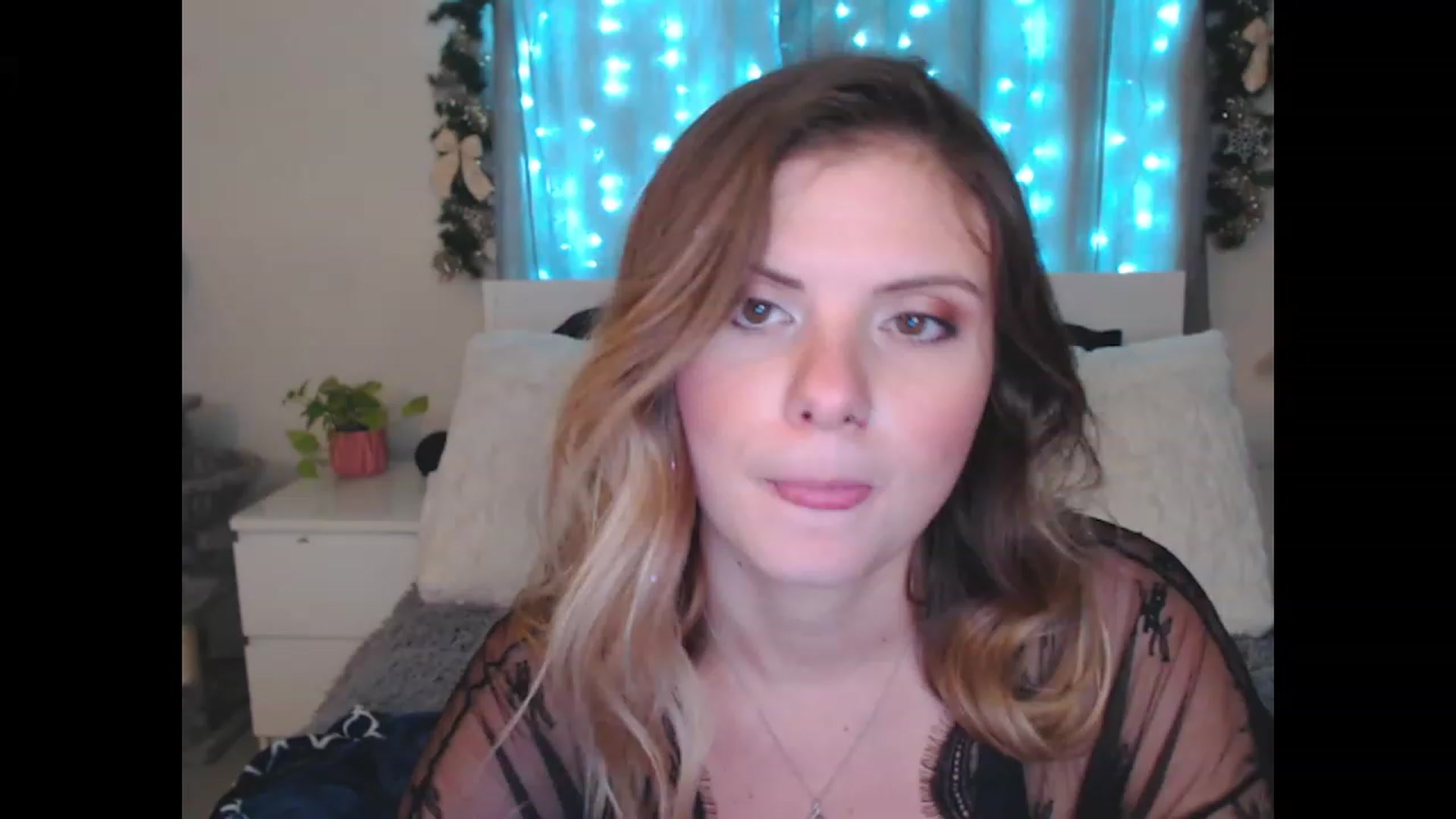Gallery image thumbnail from Maddz_Jo's myfreecams stream on, 12/03/2023, 08:20 image 15 of 20
