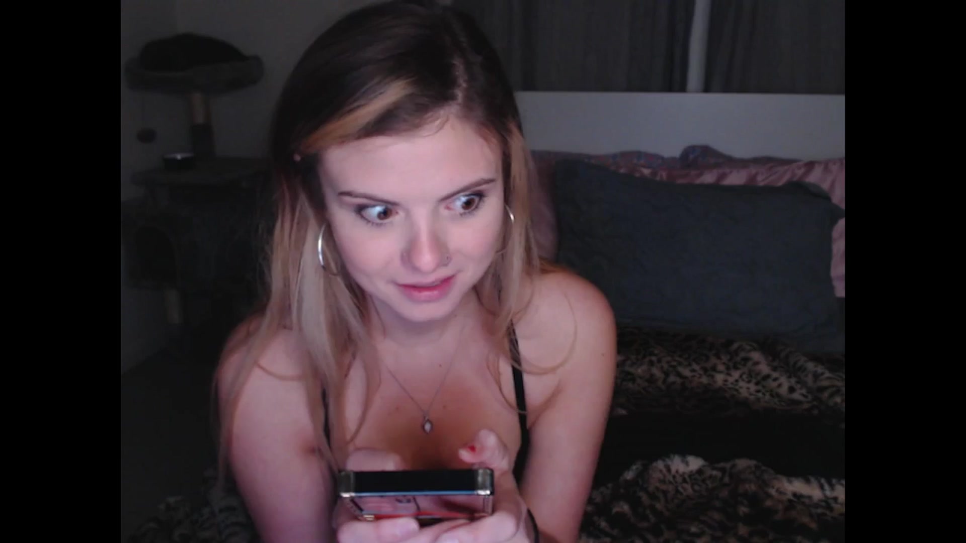 Gallery image thumbnail from Maddz_Jo's myfreecams stream on, 04/20/2024, 09:25 image 9 of 20
