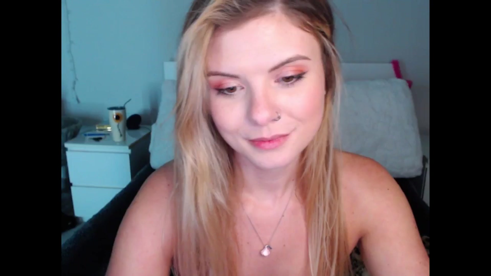 Gallery image thumbnail from Maddz_Jo's myfreecams stream on, 06/16/2024, 06:43 image 10 of 20