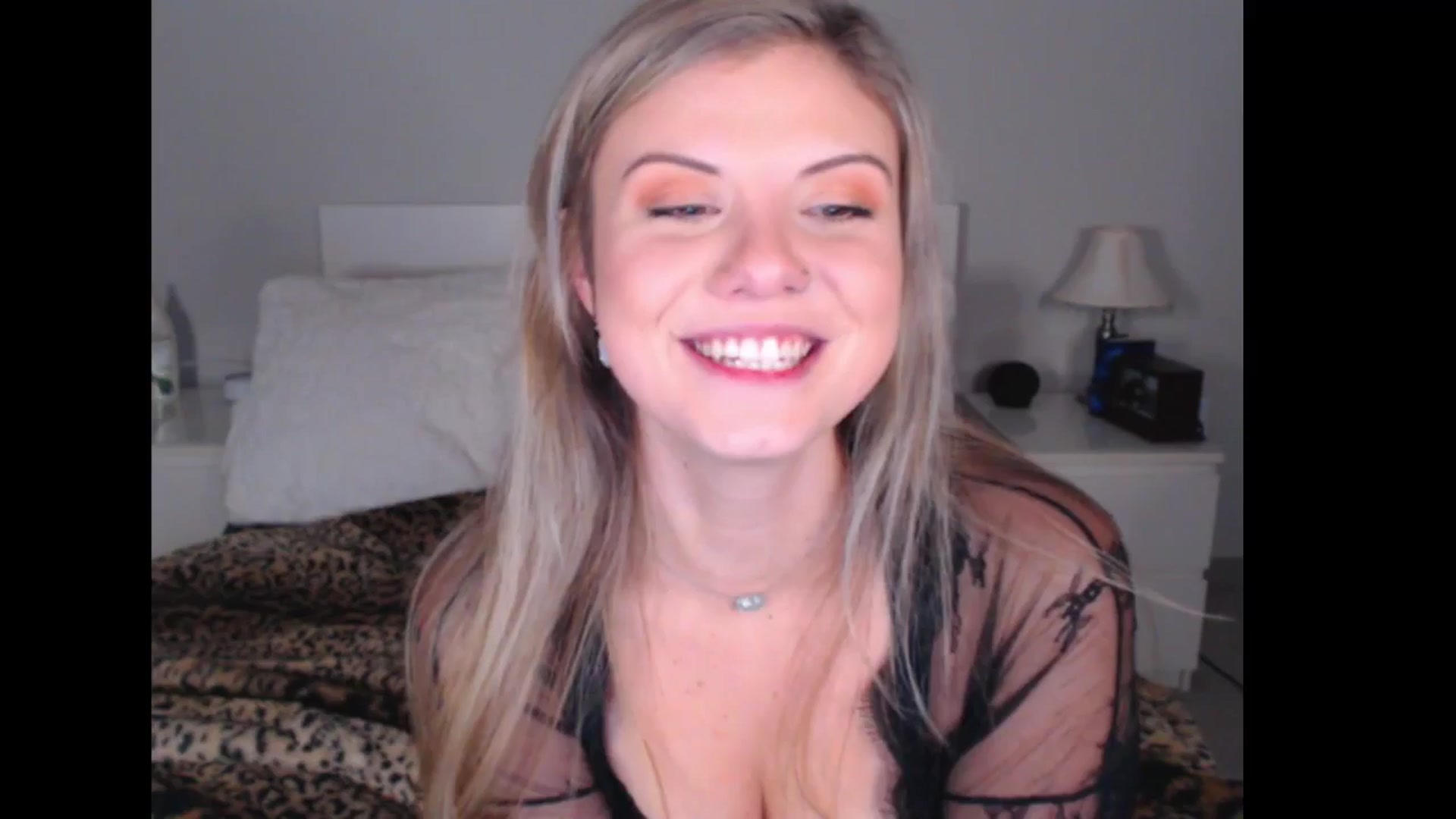 Gallery image thumbnail from Maddz_Jo's myfreecams stream on, 12/28/2024, 08:42 image 5 of 20