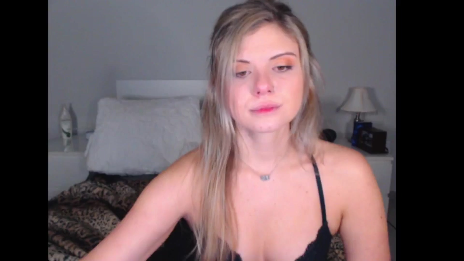 Gallery image thumbnail from Maddz_Jo's myfreecams stream on, 12/28/2024, 10:28 image 12 of 20