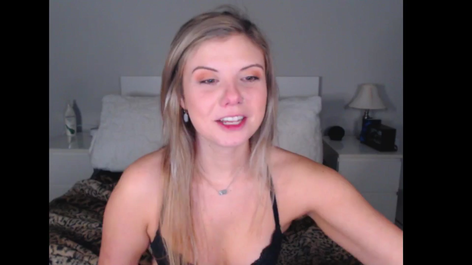 Gallery image thumbnail from Maddz_Jo's myfreecams stream on, 12/28/2024, 10:28 image 18 of 20