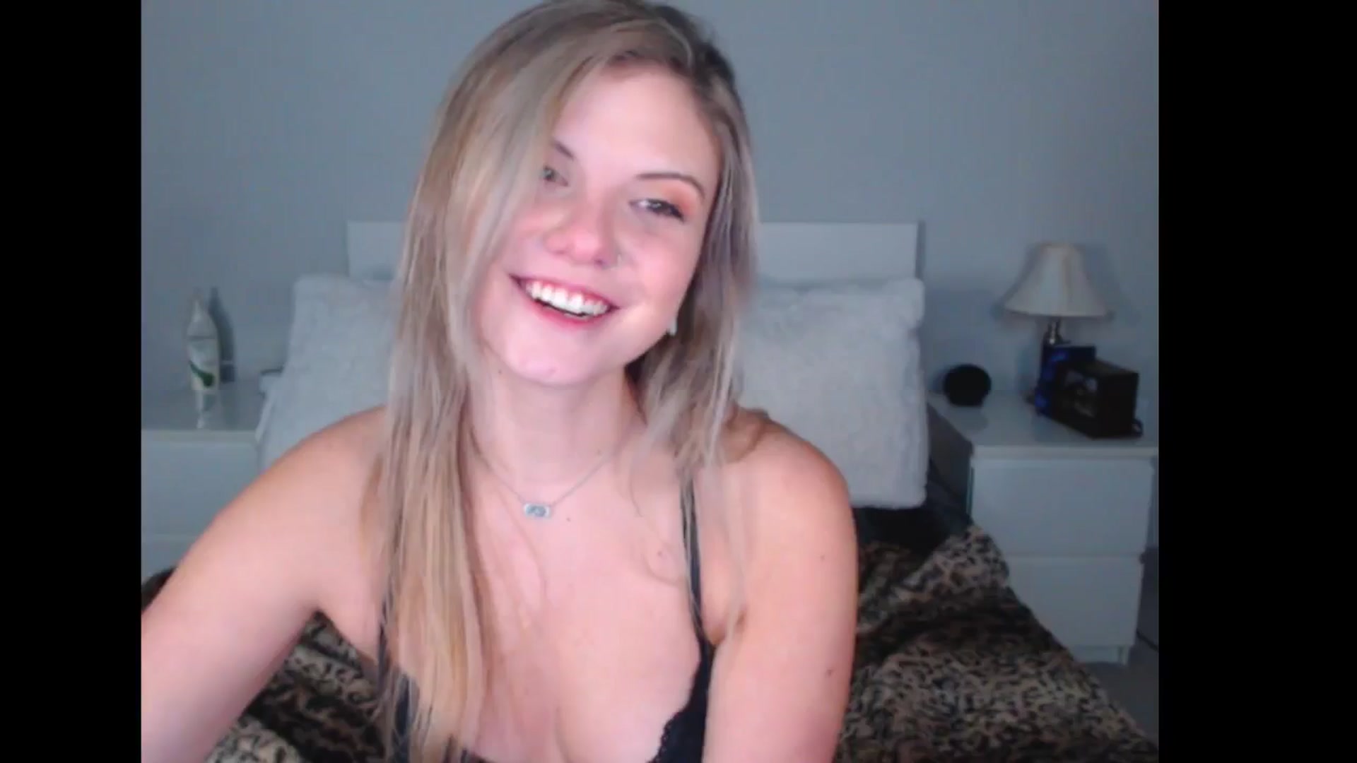 Gallery image thumbnail from Maddz_Jo's myfreecams stream on, 12/28/2024, 10:28 image 15 of 20