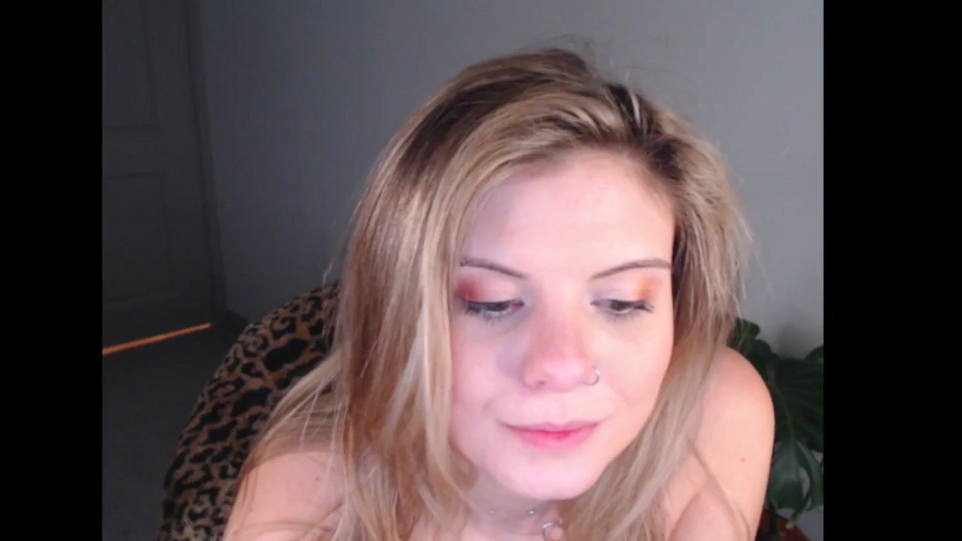 Gallery image thumbnail from Maddz_Jo's myfreecams stream on, 01/26/2025, 09:32 image 20 of 20