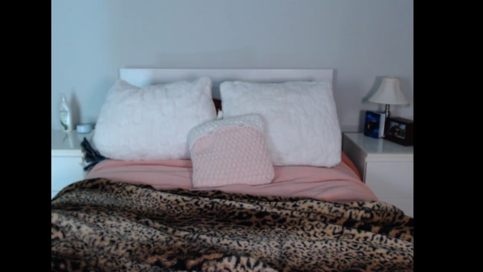 Gallery image thumbnail from Maddz_Jo's myfreecams stream on, 03/30/2025, 06:07 image 17 of 20