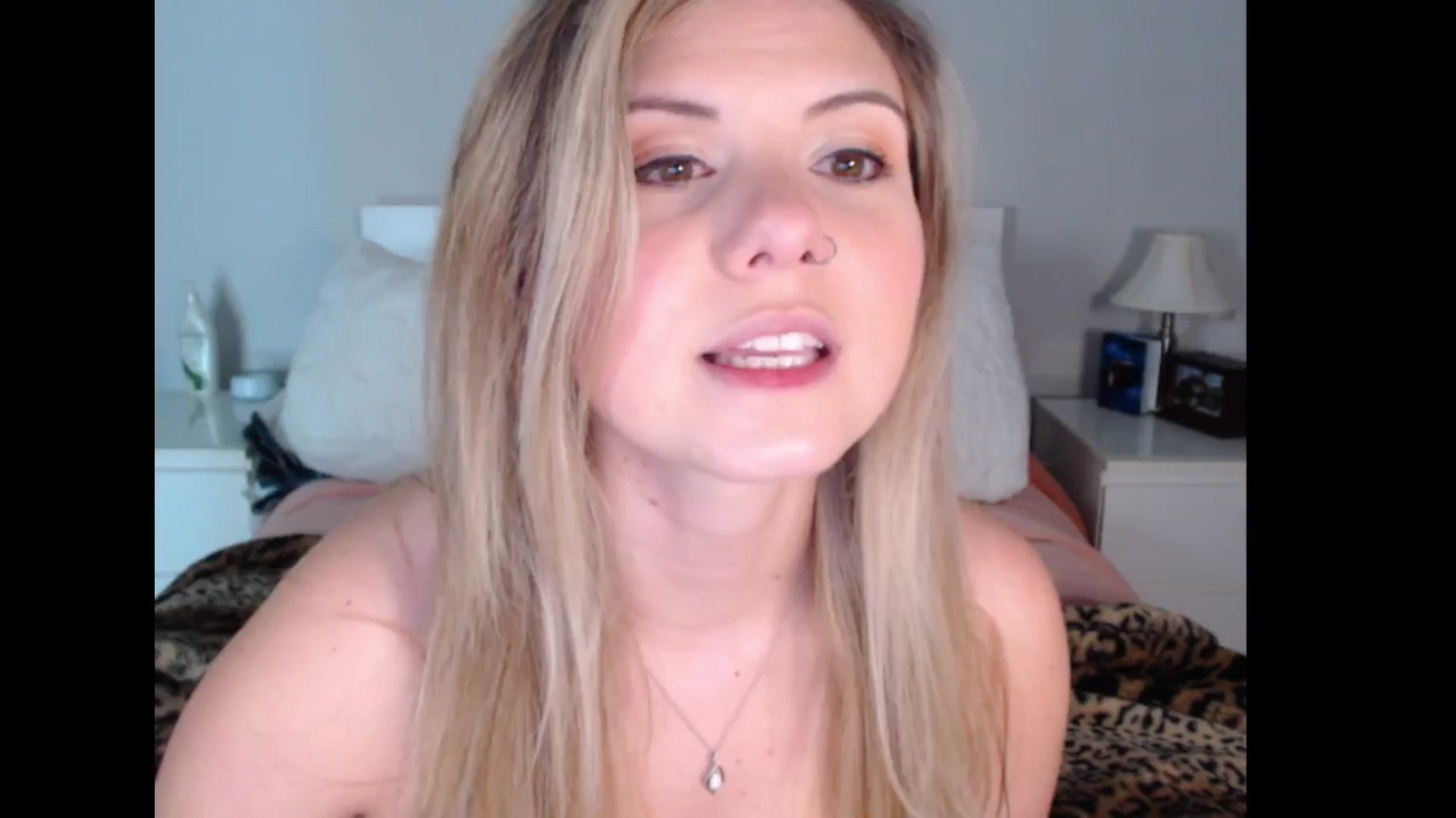 Gallery image thumbnail from Maddz_Jo's myfreecams stream on, 03/30/2025, 06:07 image 15 of 20