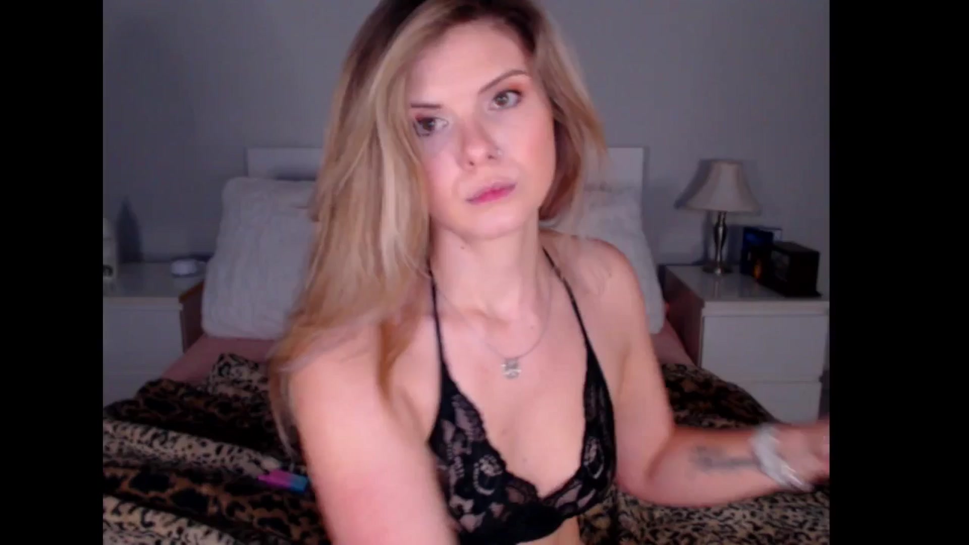 Gallery image thumbnail from Maddz_Jo's myfreecams stream on, 04/25/2025, 07:08 image 18 of 20