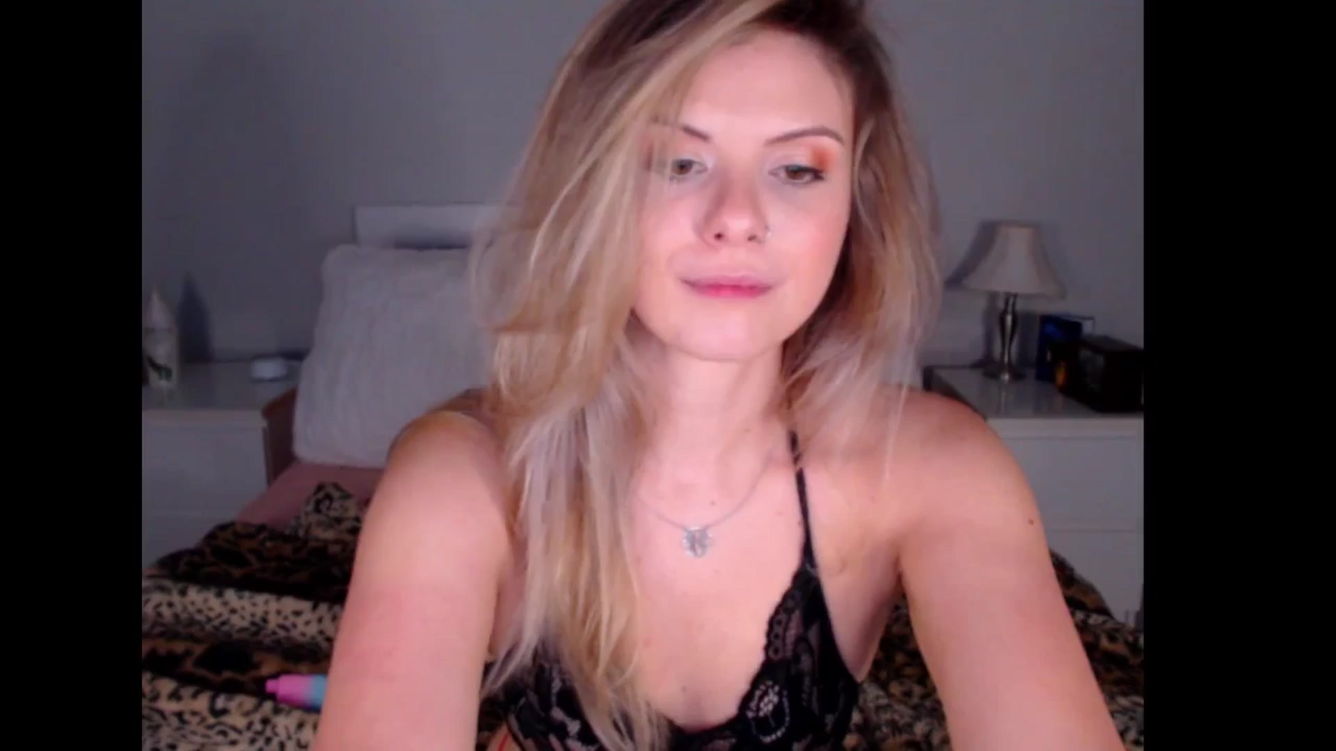 Gallery image thumbnail from Maddz_Jo's myfreecams stream on, 04/25/2025, 07:08 image 11 of 20