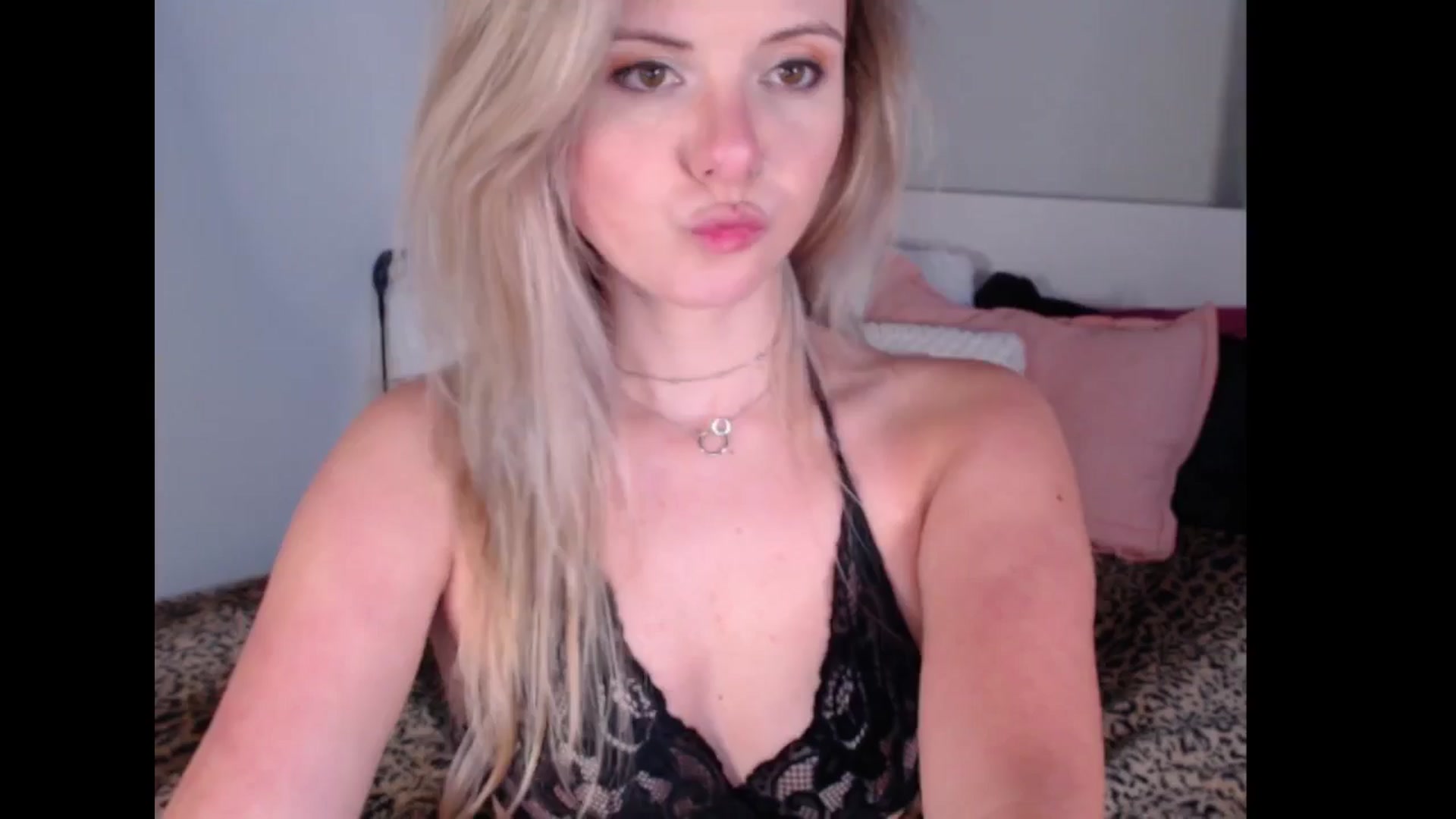 Gallery image thumbnail from Maddz_Jo's myfreecams stream on, 06/25/2025, 07:52 image 15 of 20