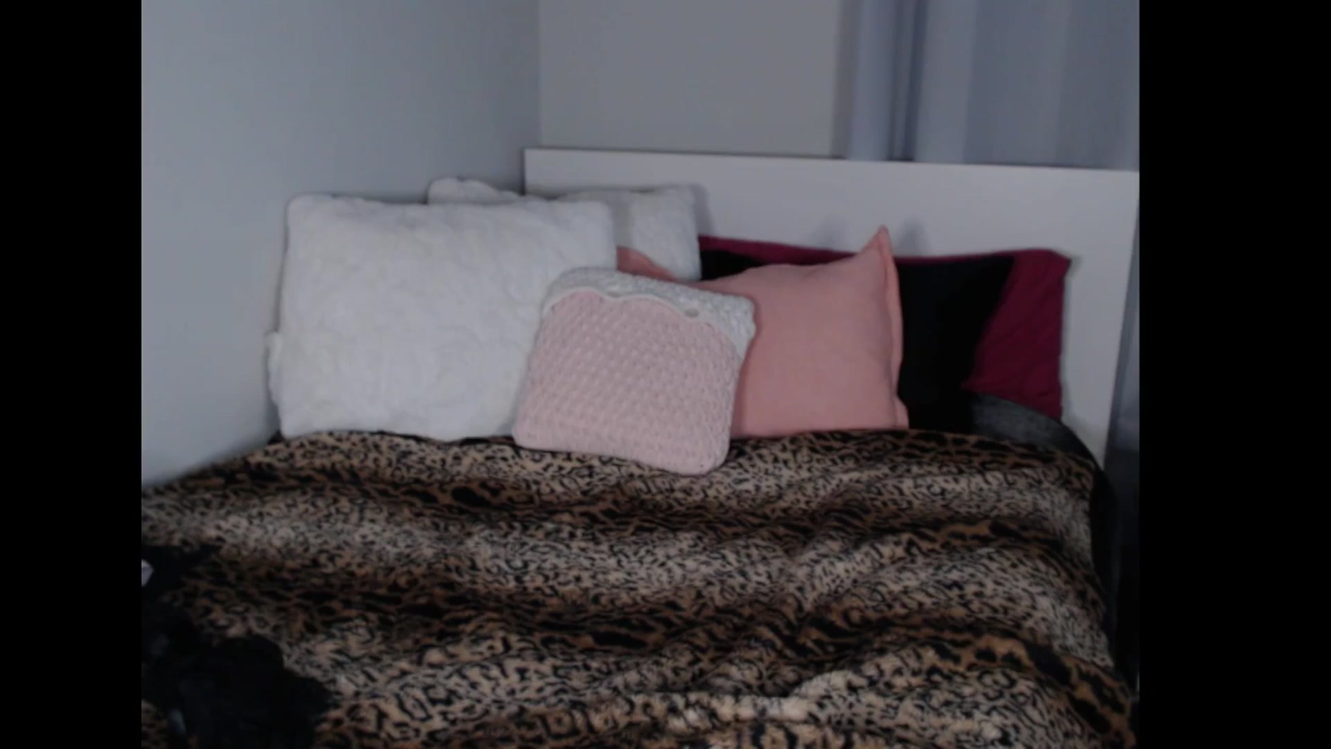Gallery image thumbnail from Maddz_Jo's myfreecams stream on, 06/27/2025, 07:53 image 10 of 20