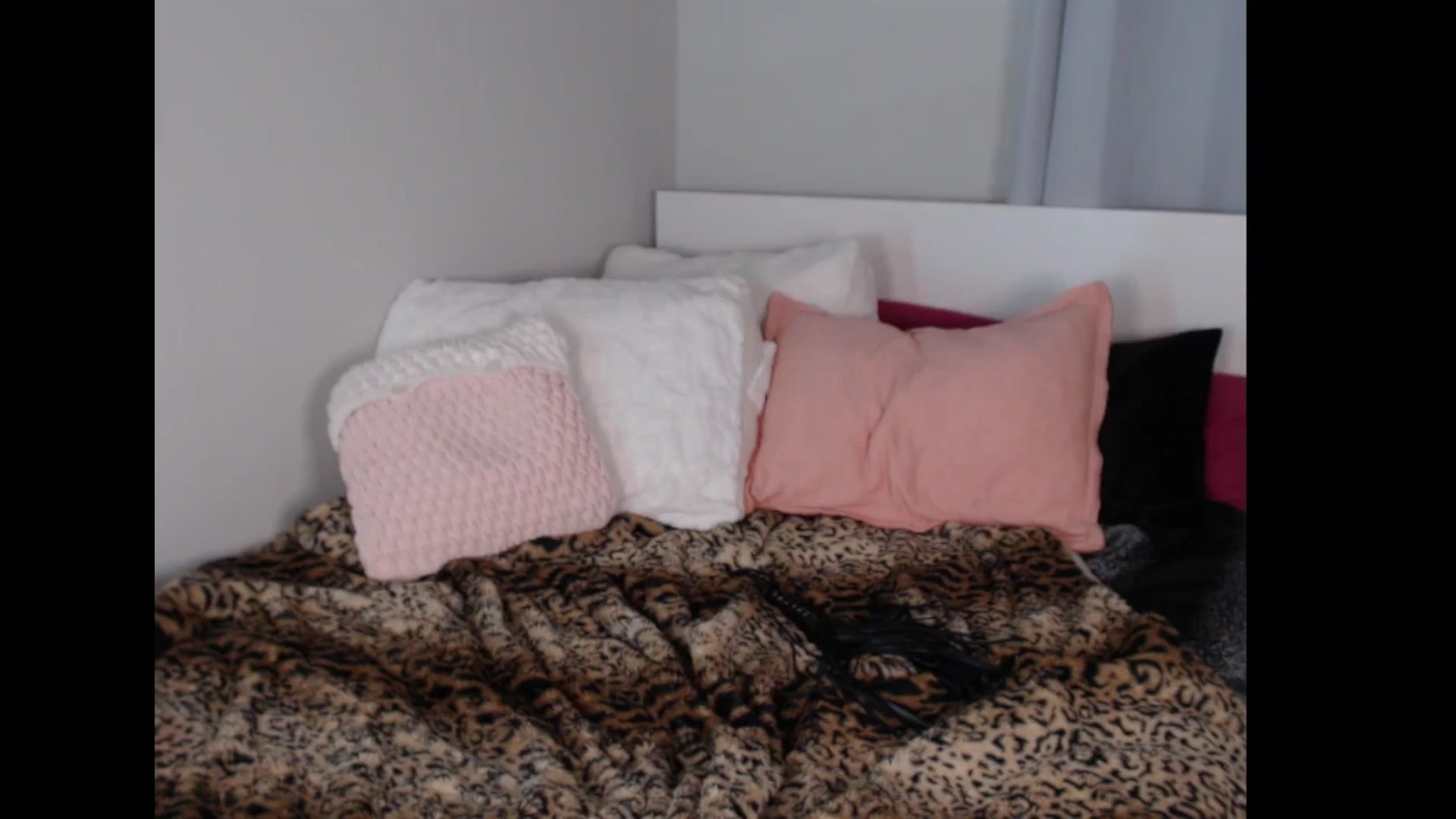 Gallery image thumbnail from Maddz_Jo's myfreecams stream on, 06/29/2025, 09:25 image 17 of 20