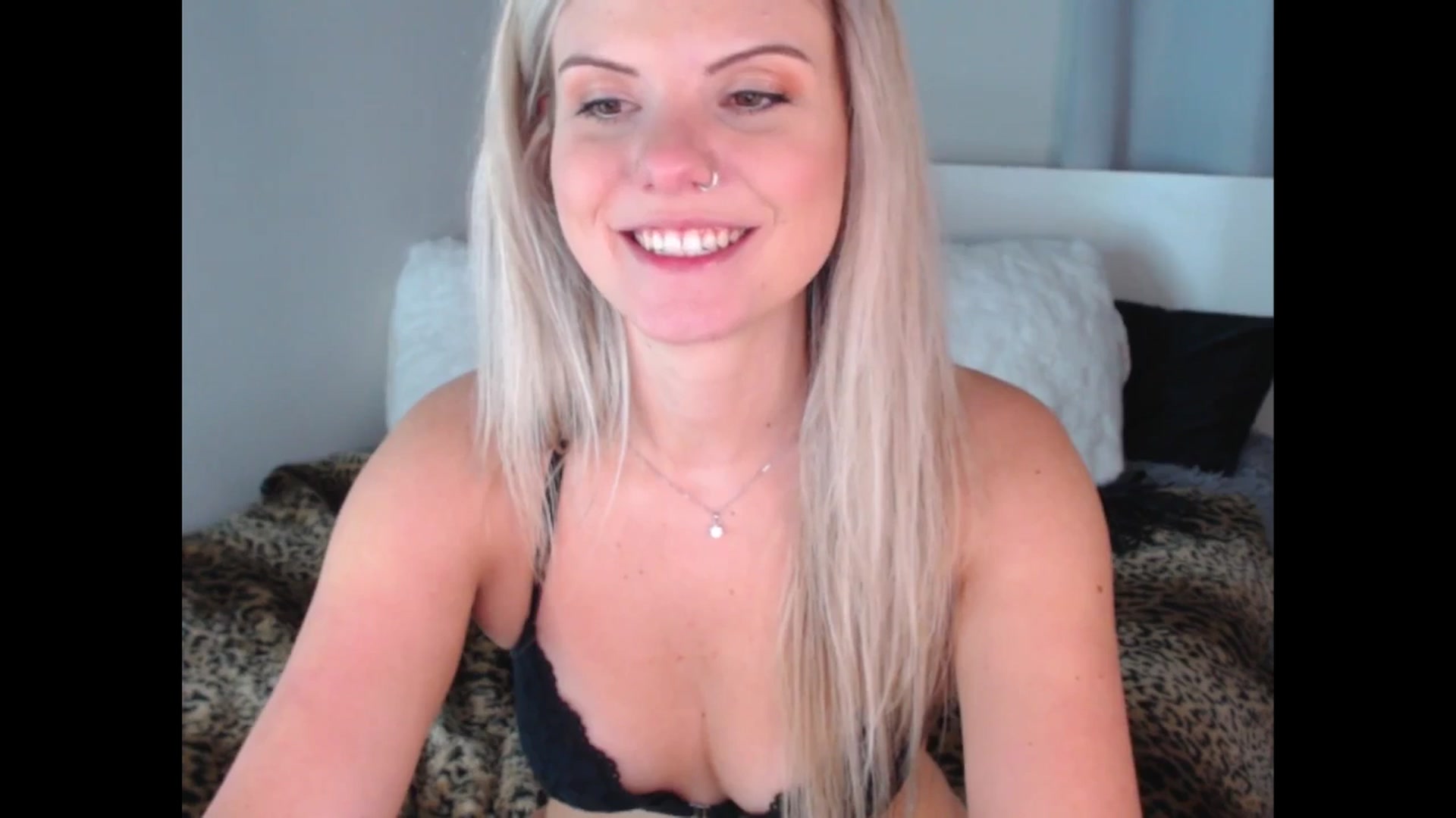 Gallery image thumbnail from Maddz_Jo's myfreecams stream on, 09/29/2025, 10:47 image 6 of 20