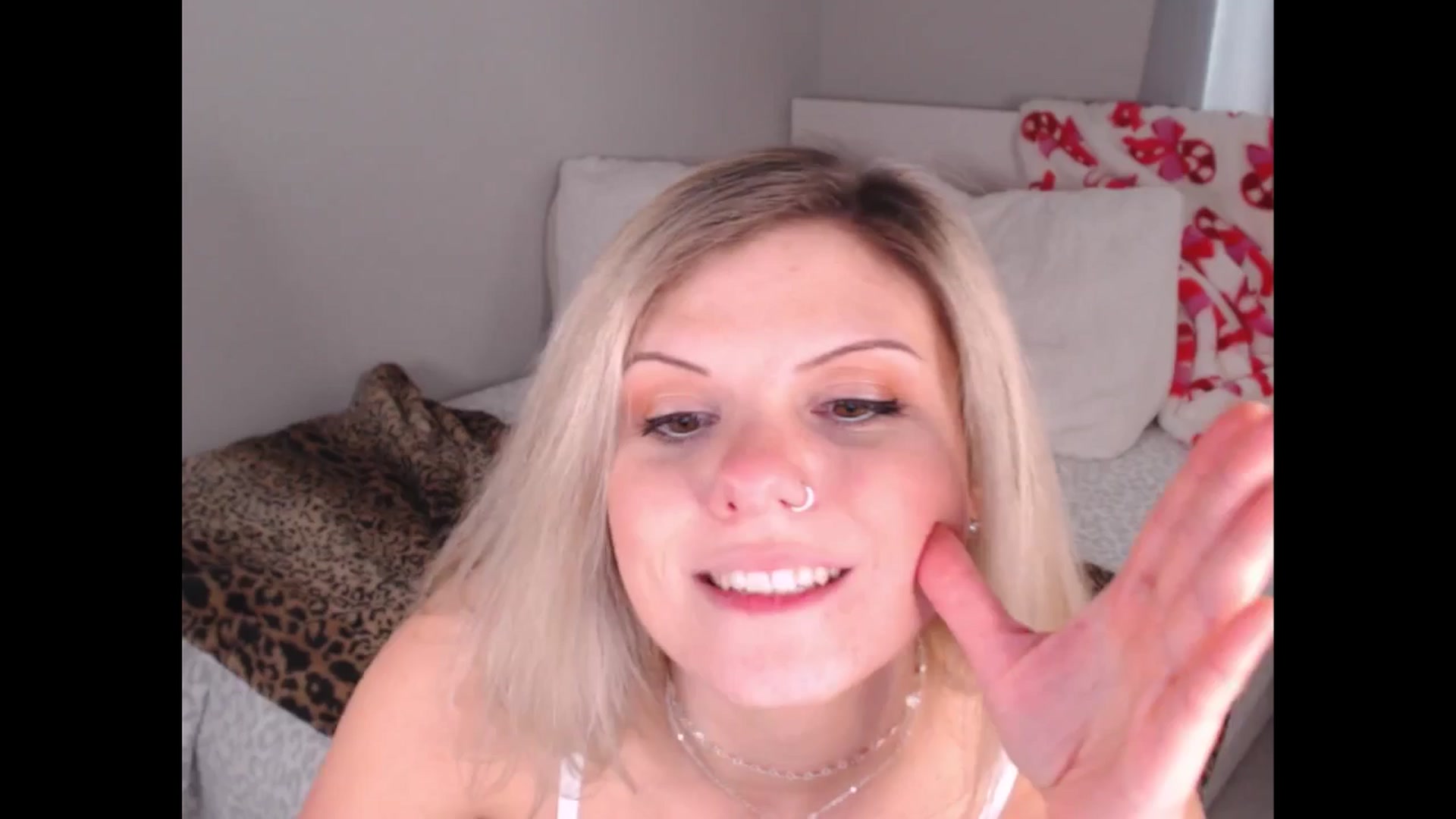 Gallery image thumbnail from Maddz_Jo's myfreecams stream on, 12/24/2025, 13:54 image 8 of 20
