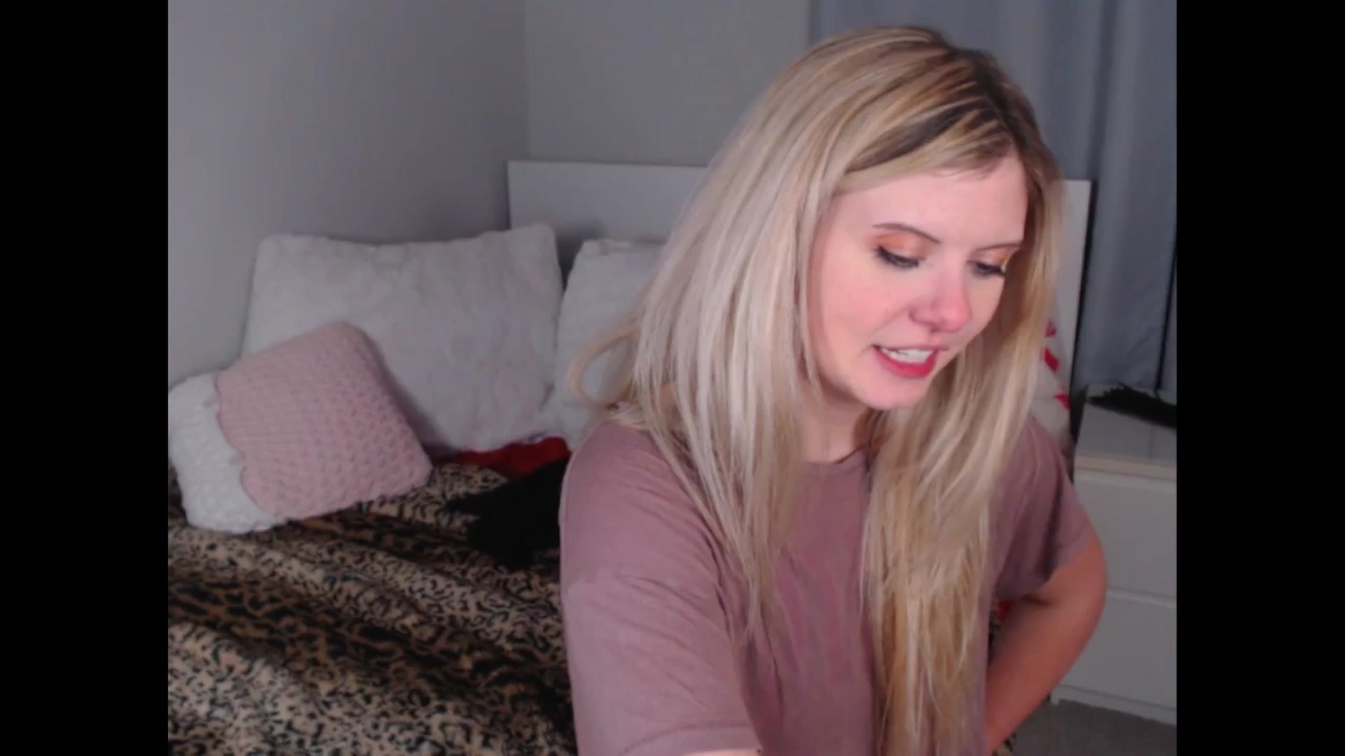 Gallery image thumbnail from Maddz_Jo's myfreecams stream on, 01/26/2026, 10:20 image 6 of 20