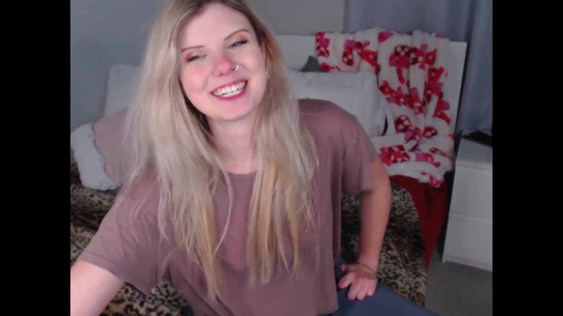 Gallery image thumbnail from Maddz_Jo's myfreecams stream on, 01/26/2026, 10:20 image 12 of 20