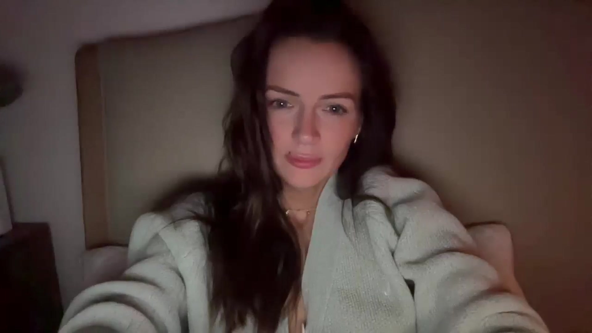 Gallery image thumbnail from MadeYouMissMe's myfreecams stream on, 03/29/2025, 23:47 image 5 of 20