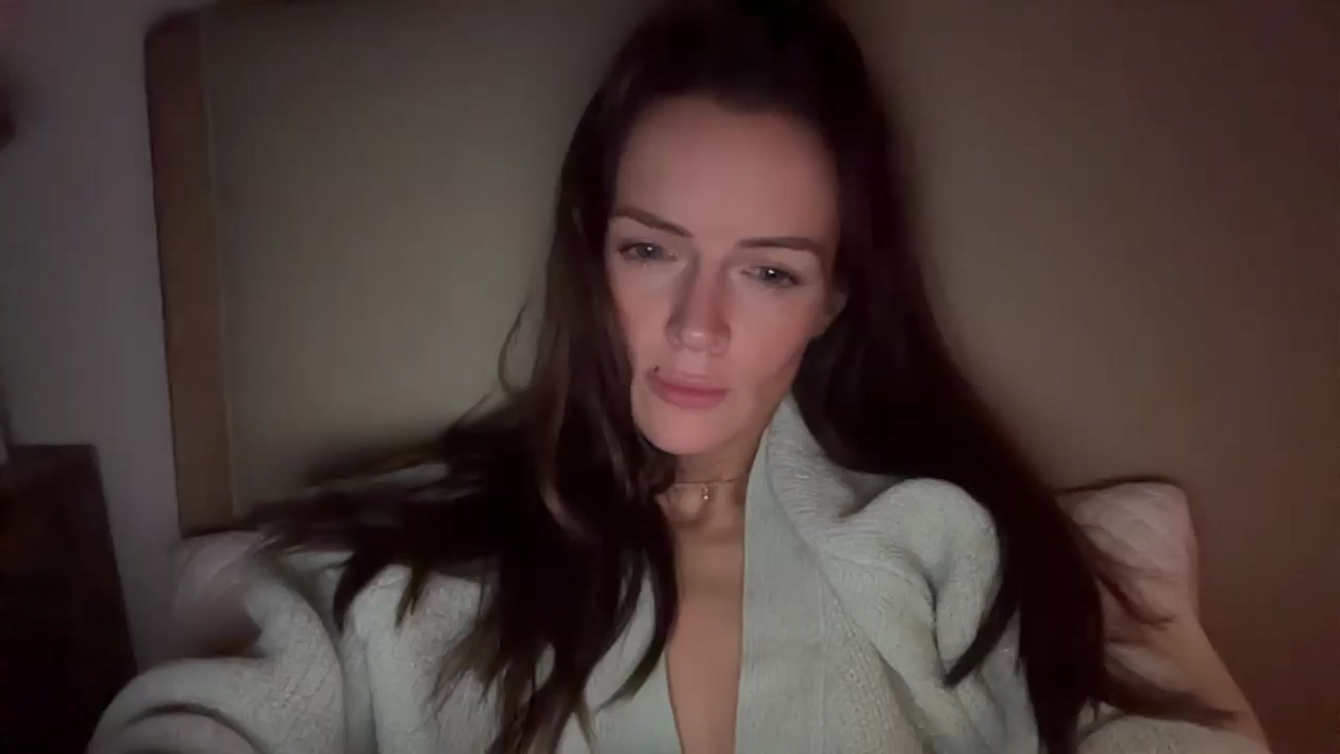 Gallery image thumbnail from MadeYouMissMe's myfreecams stream on, 03/30/2025, 24:33 image 11 of 20