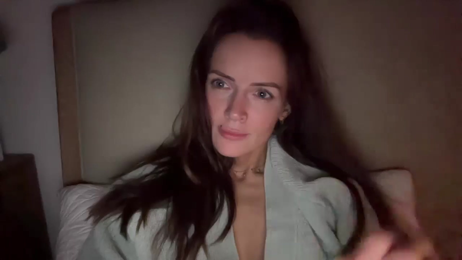 Gallery image thumbnail from MadeYouMissMe's myfreecams stream on, 03/30/2025, 24:33 image 10 of 20
