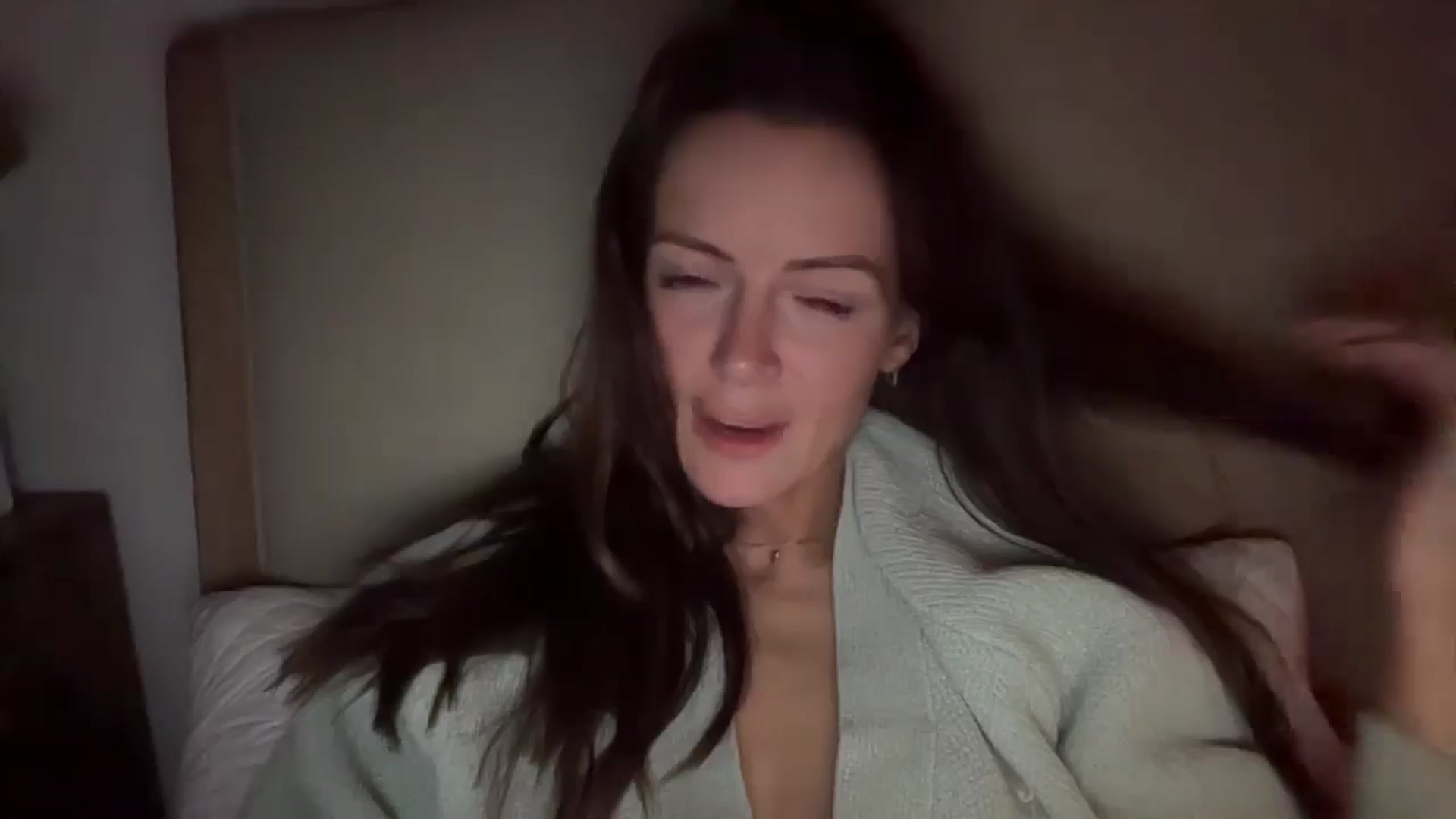 Gallery image thumbnail from MadeYouMissMe's myfreecams stream on, 03/30/2025, 24:33 image 9 of 20