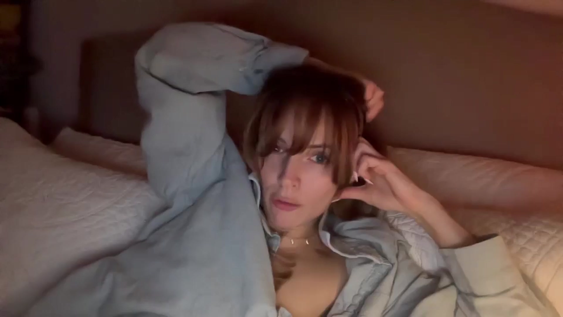 Gallery image thumbnail from MadeYouMissMe's myfreecams stream on, 03/31/2025, 23:46 image 20 of 20