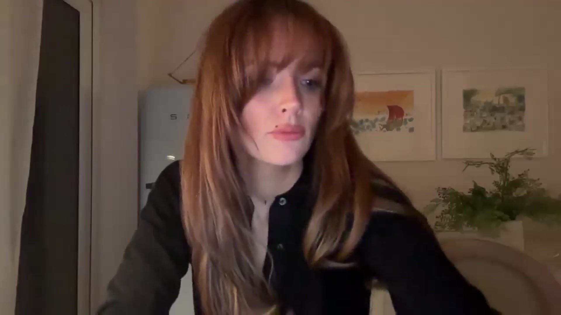 Gallery image thumbnail from MadeYouMissMe's myfreecams stream on, 03/31/2025, 23:46 image 5 of 20