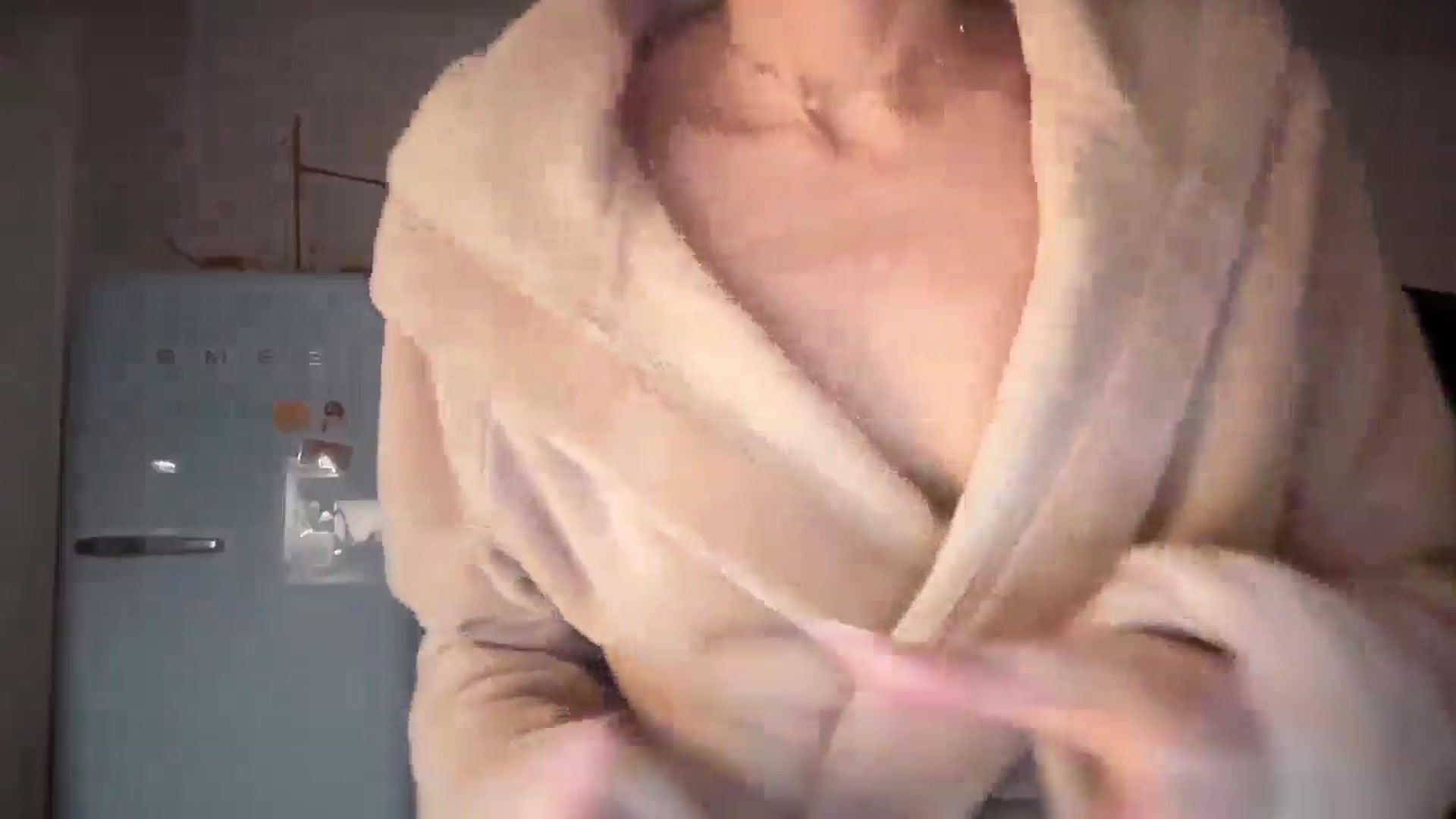 Gallery image thumbnail from MadeYouMissMe's myfreecams stream on, 04/07/2025, 24:38 image 11 of 20