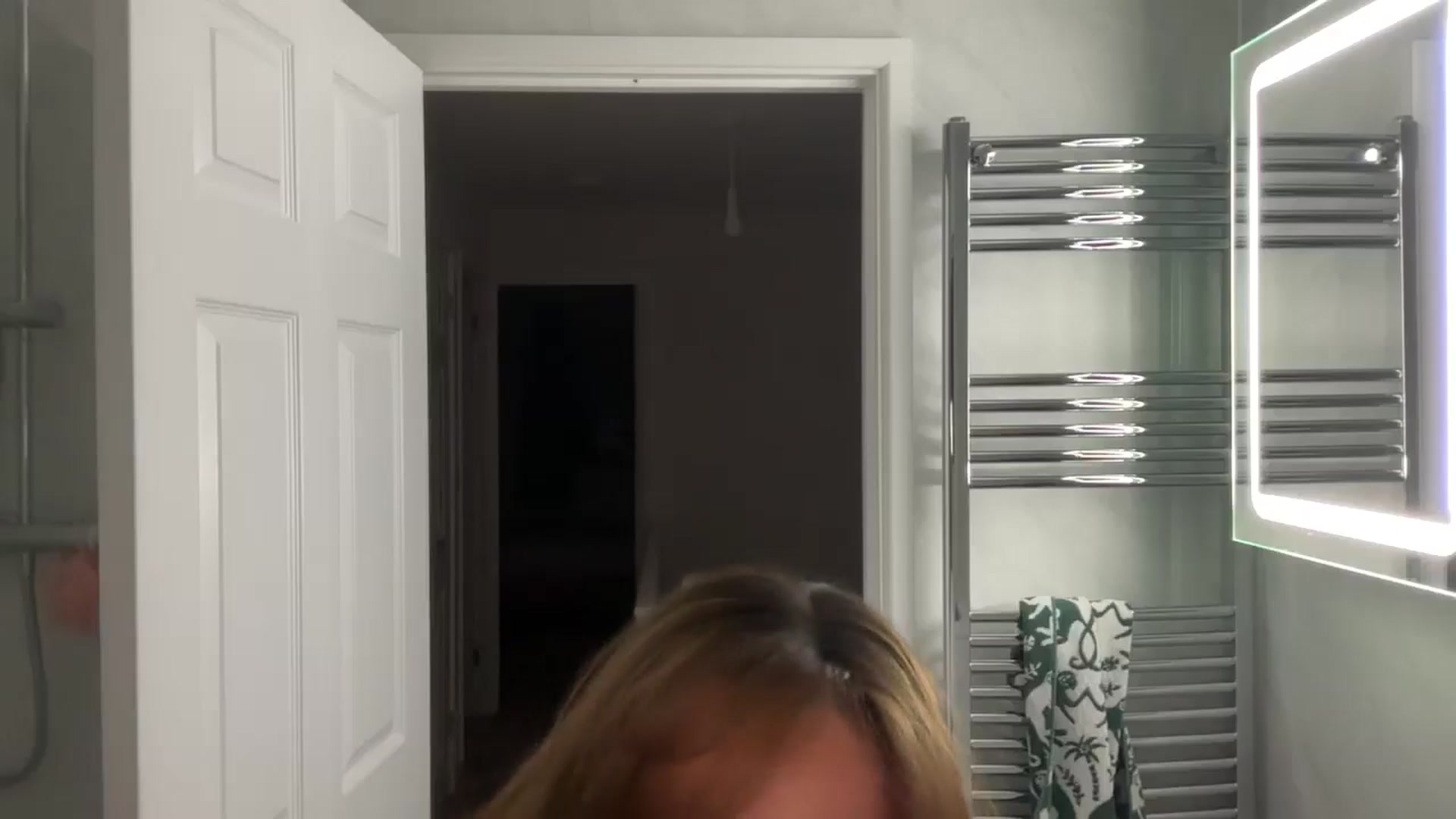 Gallery image thumbnail from MadeYouMissMe's myfreecams stream on, 04/14/2025, 23:50 image 19 of 20