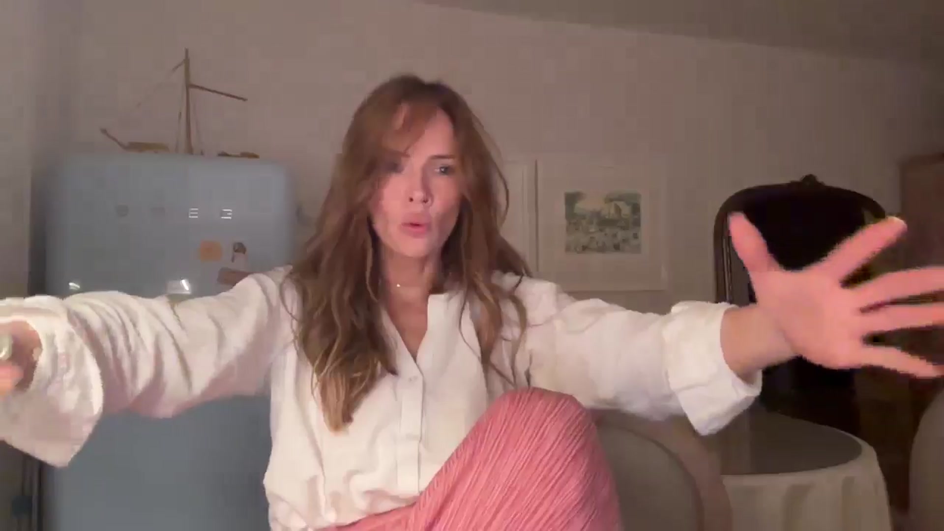 Gallery image thumbnail from MadeYouMissMe's myfreecams stream on, 04/16/2025, 21:10 image 17 of 20