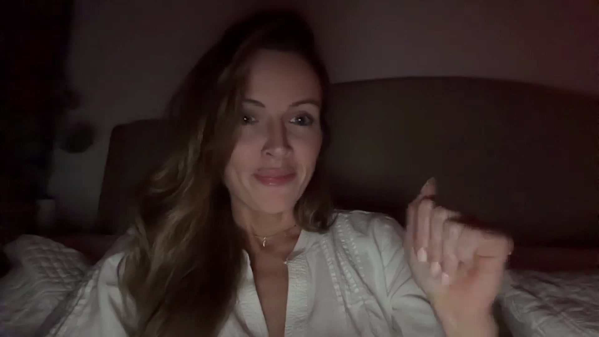 Gallery image thumbnail from MadeYouMissMe's myfreecams stream on, 04/16/2025, 22:10 image 19 of 20