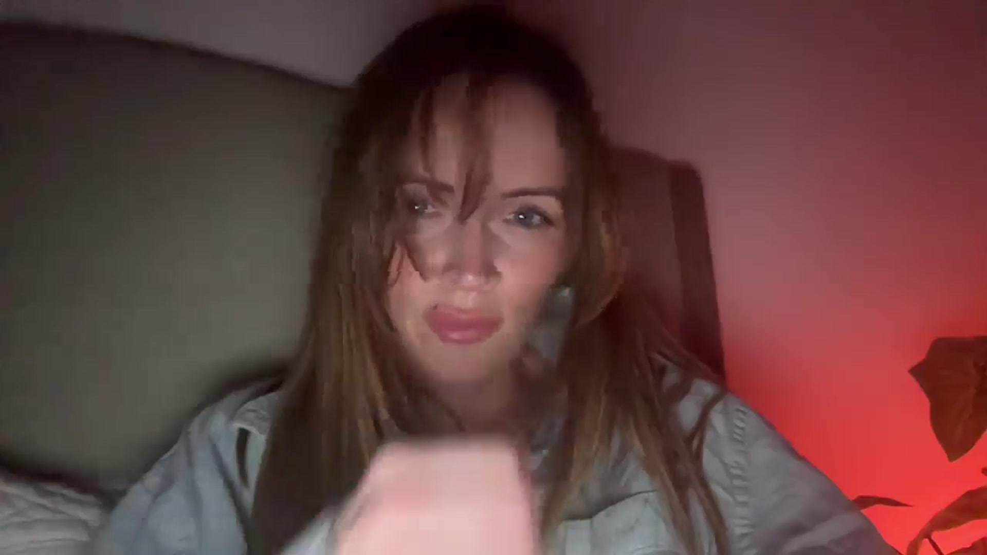Gallery image thumbnail from MadeYouMissMe's myfreecams stream on, 04/25/2025, 23:19 image 11 of 20