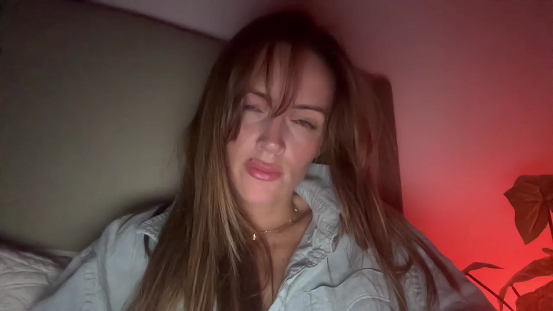 Gallery image thumbnail from MadeYouMissMe's myfreecams stream on, 04/25/2025, 23:19 image 15 of 20