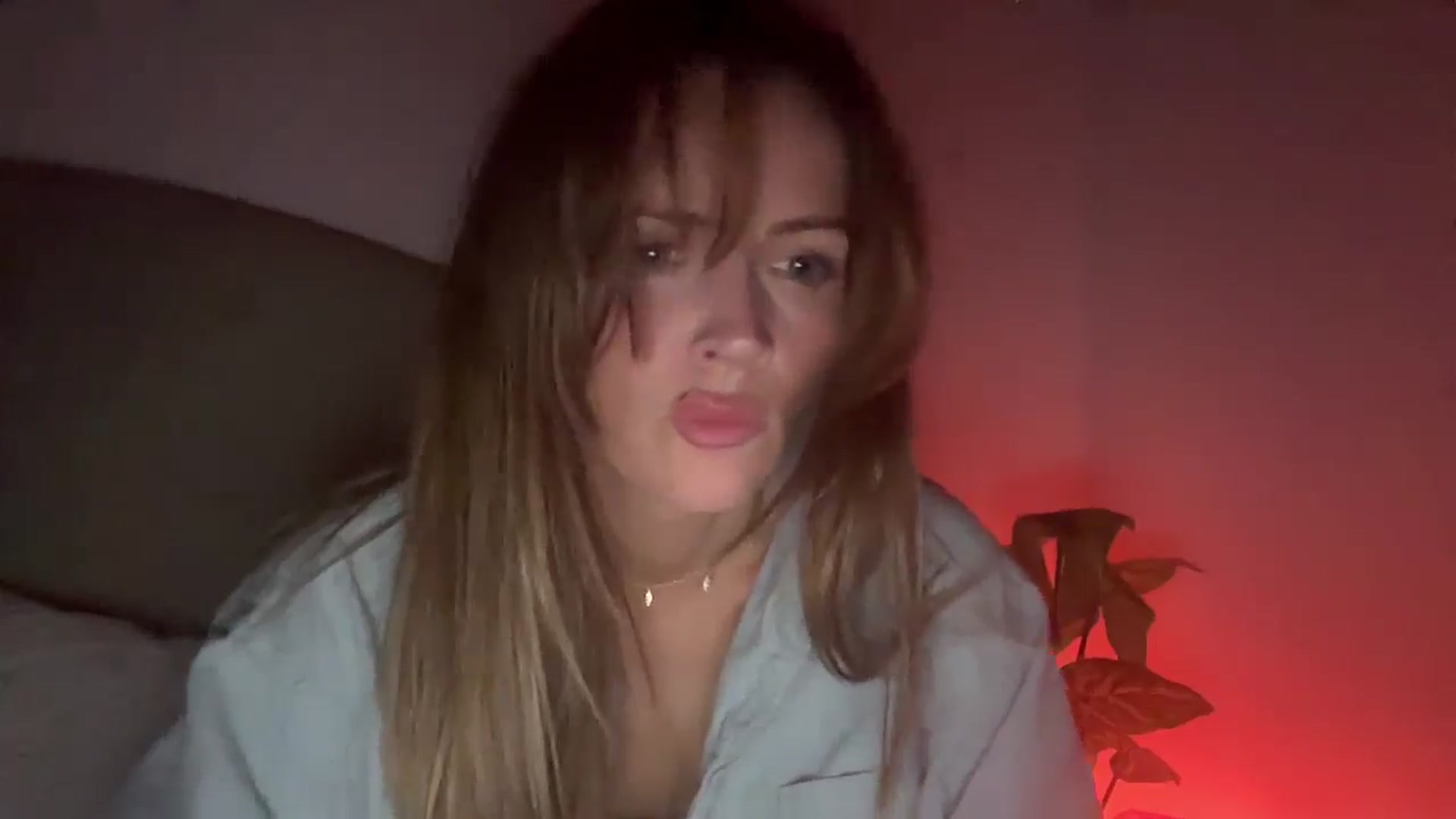 Gallery image thumbnail from MadeYouMissMe's myfreecams stream on, 04/25/2025, 23:19 image 5 of 20