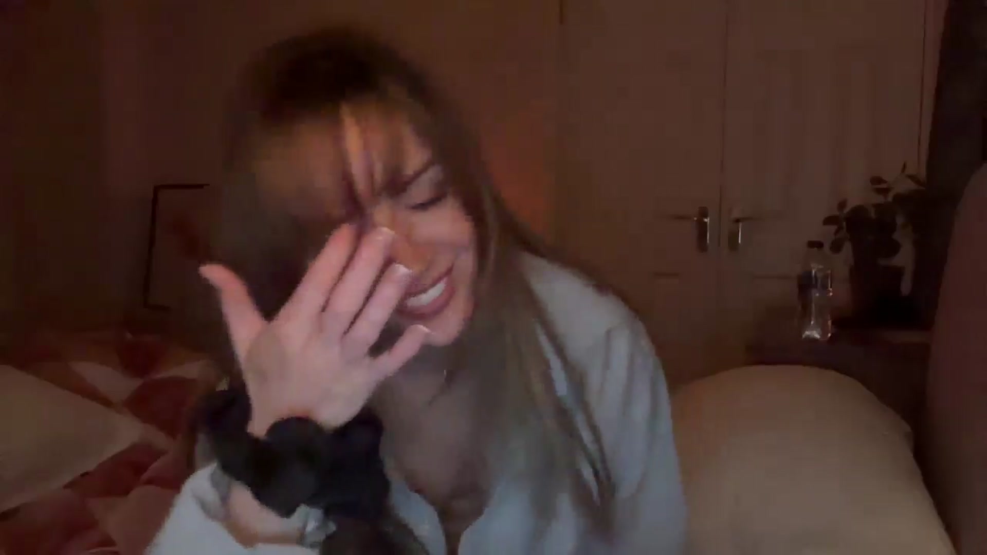 Gallery image thumbnail from MadeYouMissMe's myfreecams stream on, 05/03/2025, 21:24 image 19 of 20