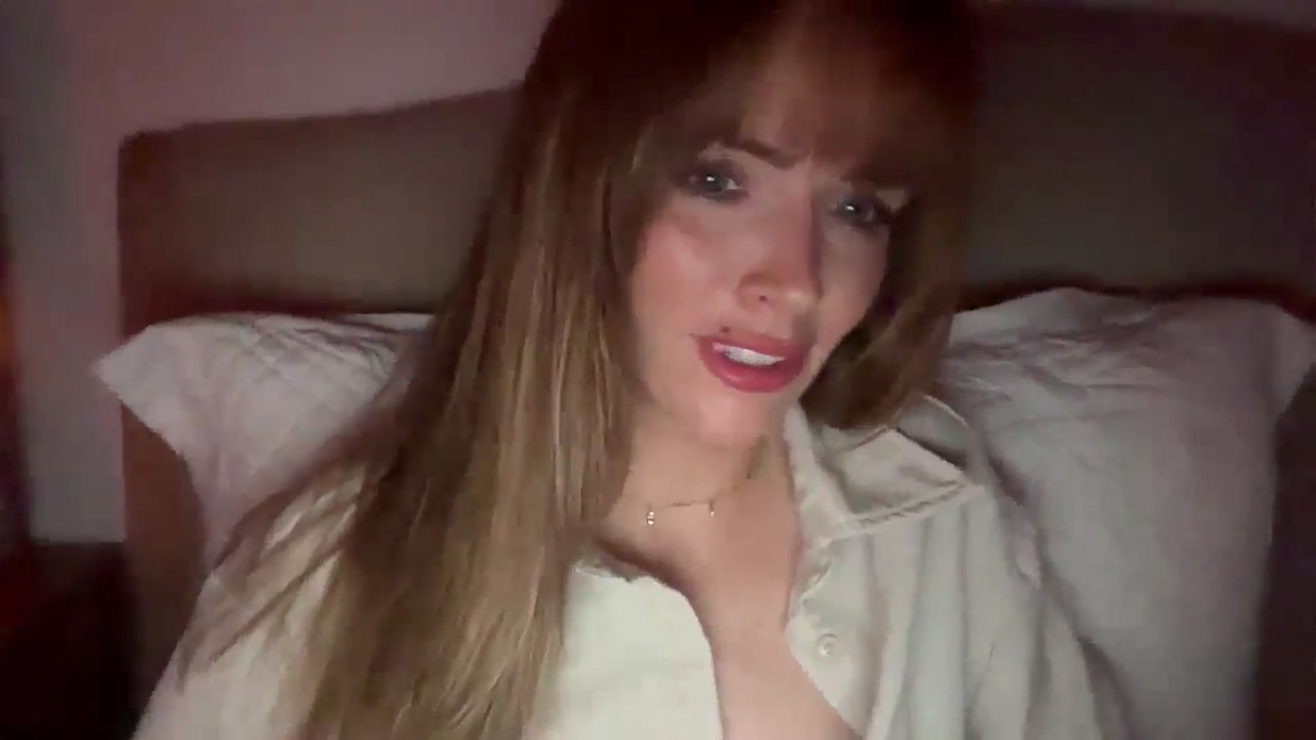 Gallery image thumbnail from MadeYouMissMe's myfreecams stream on, 05/03/2025, 21:24 image 5 of 20