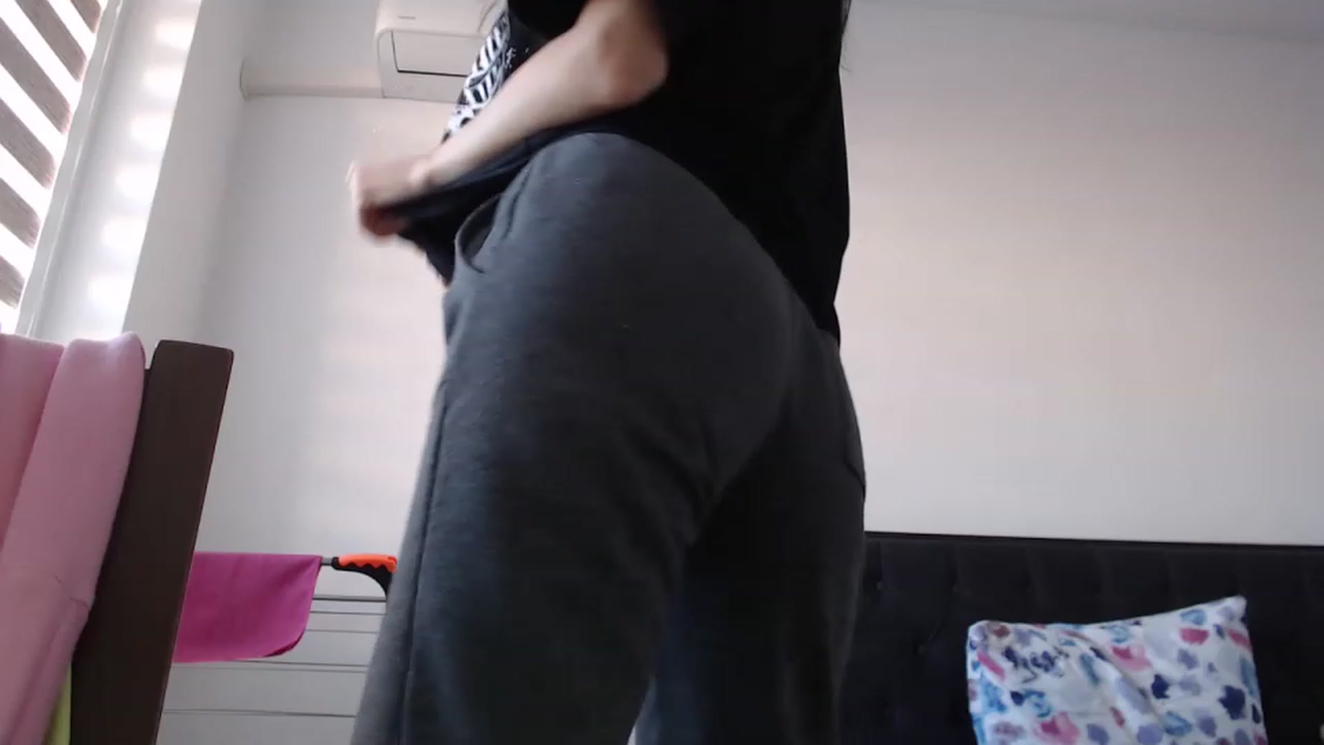 Gallery image thumbnail from Made_in_UA's myfreecams stream on, 12/21/2022, 12:14 image 17 of 20