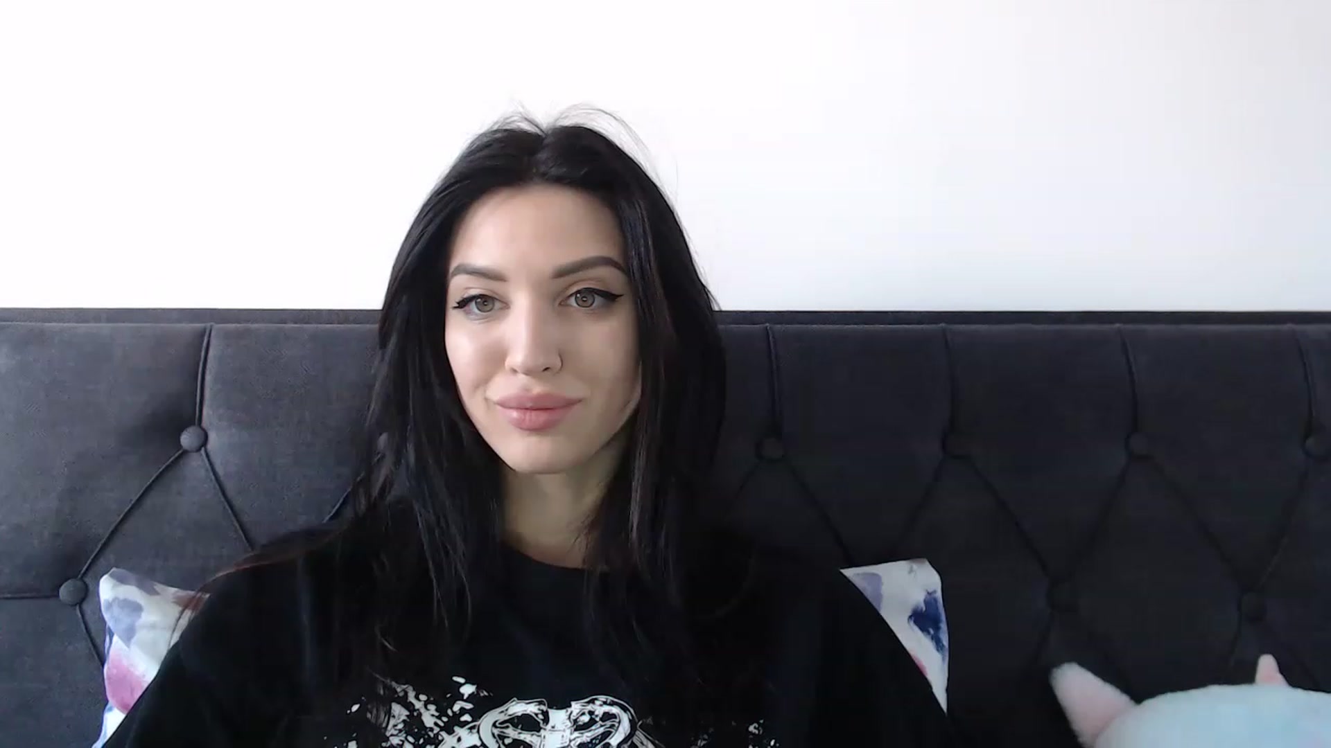 Gallery image thumbnail from Made_in_UA's myfreecams stream on, 12/22/2022, 12:16 image 7 of 20