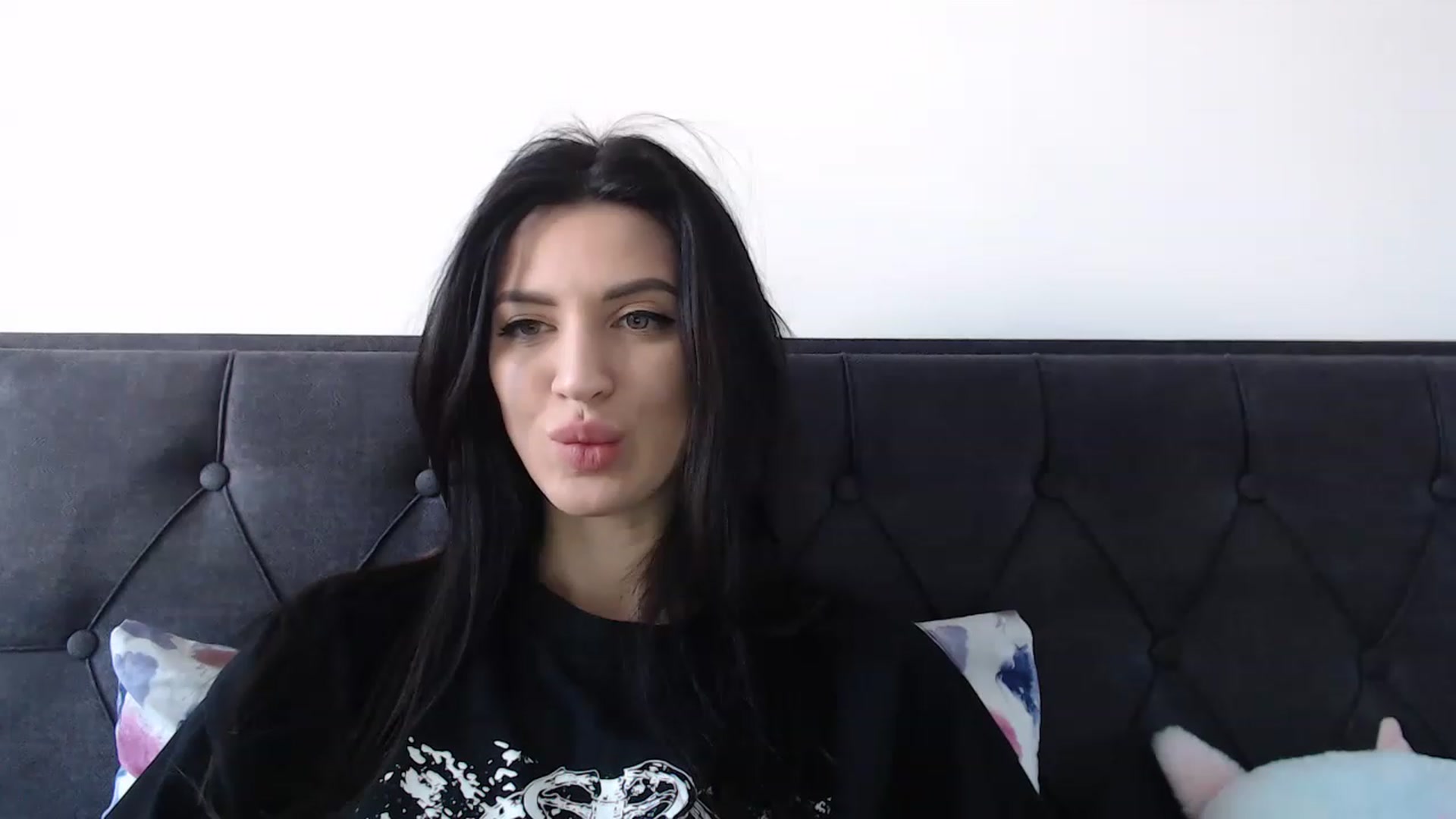 Gallery image thumbnail from Made_in_UA's myfreecams stream on, 12/22/2022, 12:16 image 5 of 20