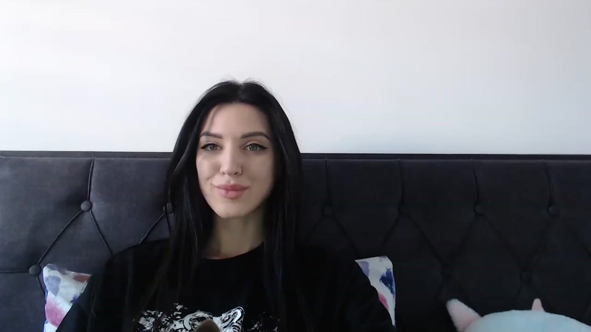 Gallery image thumbnail from Made_in_UA's myfreecams stream on, 12/22/2022, 12:16 image 20 of 20