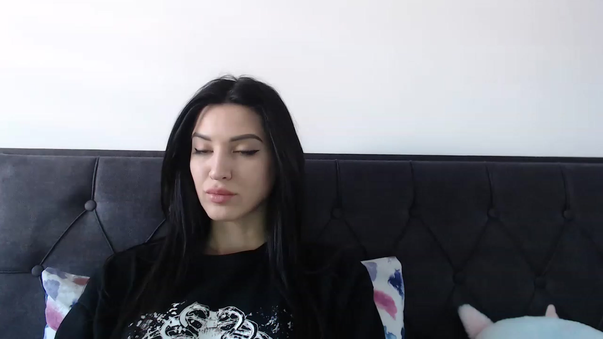 Gallery image thumbnail from Made_in_UA's myfreecams stream on, 12/22/2022, 12:16 image 19 of 20