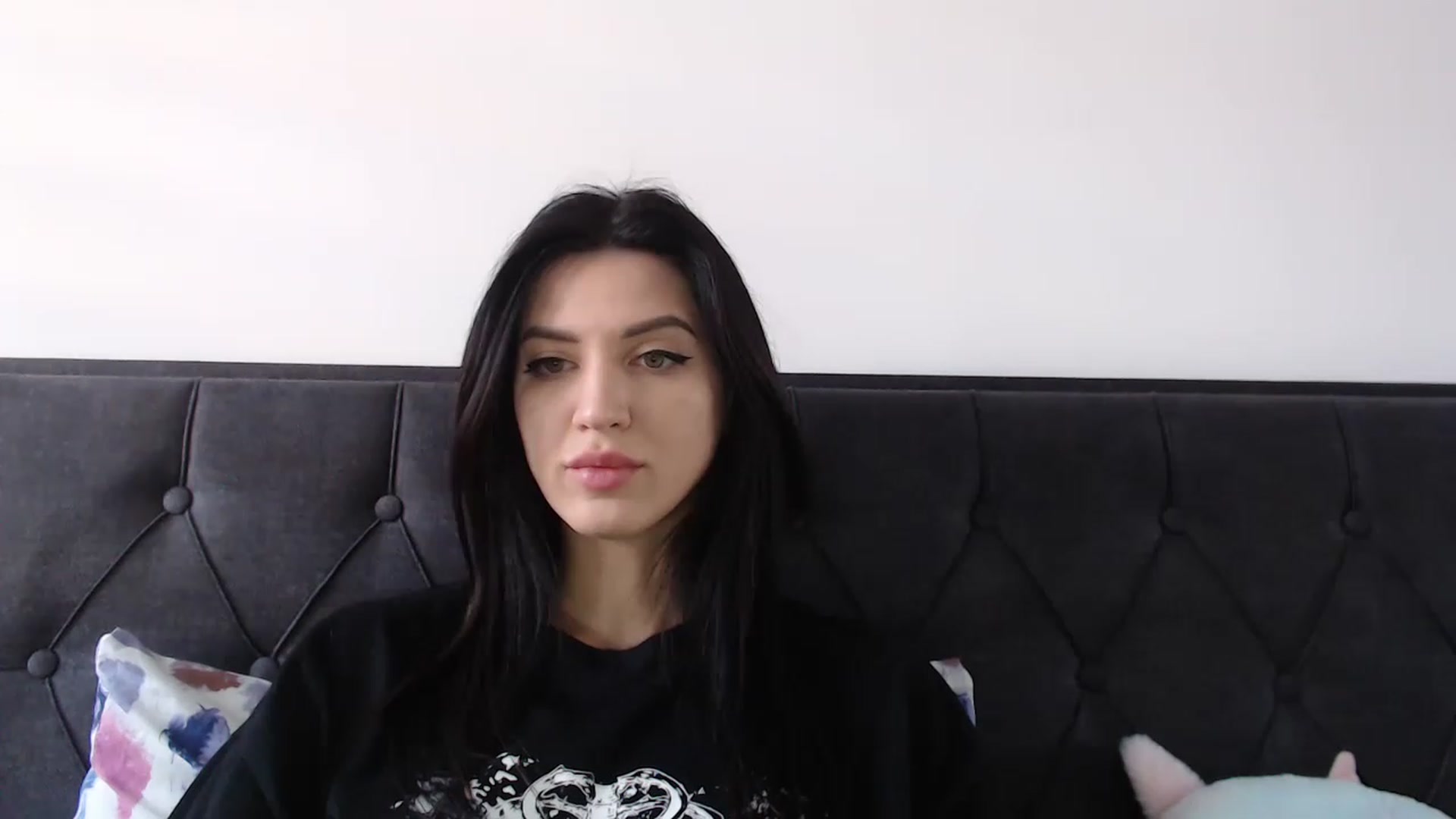 Gallery image thumbnail from Made_in_UA's myfreecams stream on, 12/22/2022, 13:09 image 17 of 20