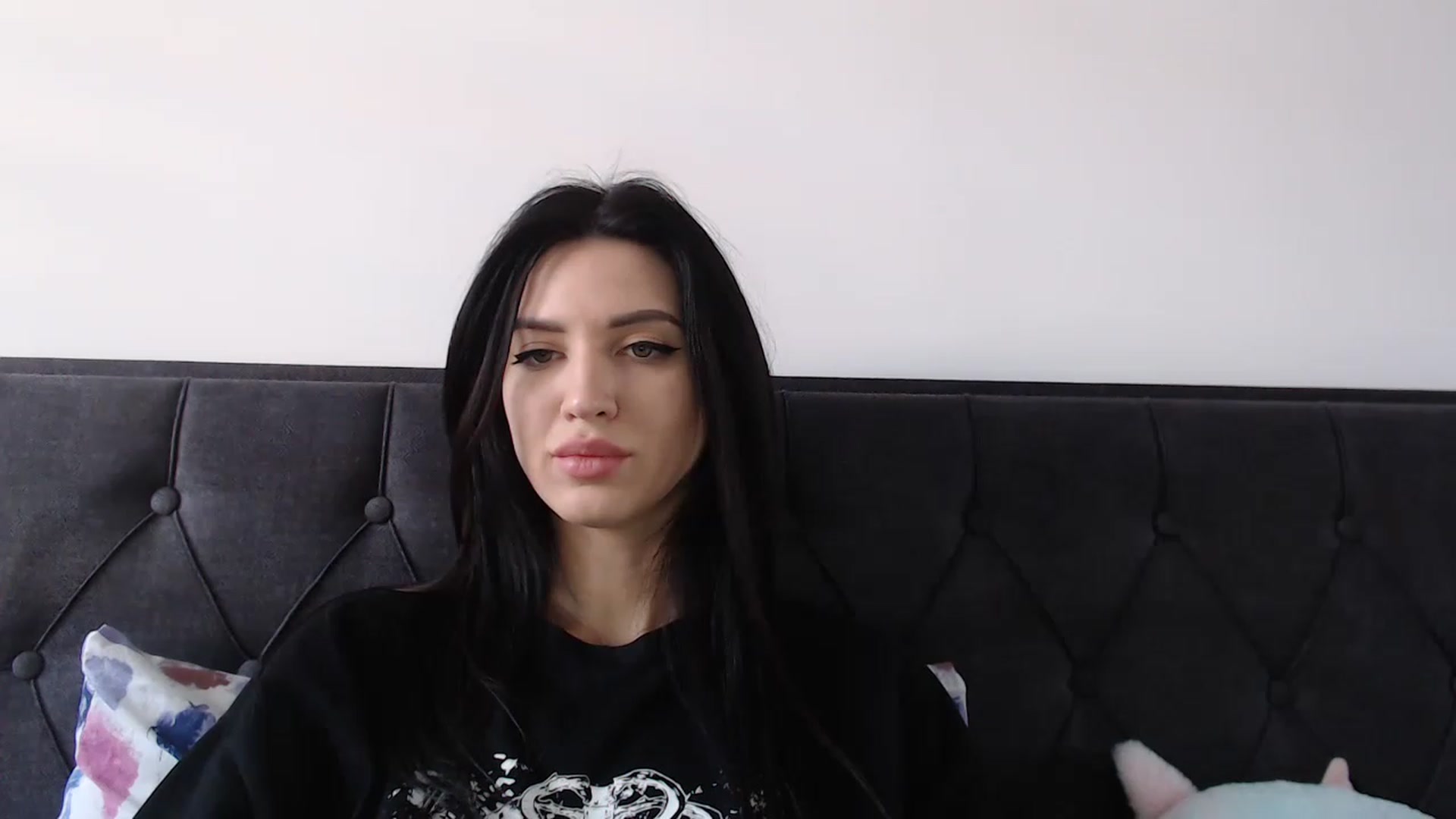 Gallery image thumbnail from Made_in_UA's myfreecams stream on, 12/22/2022, 13:09 image 9 of 20